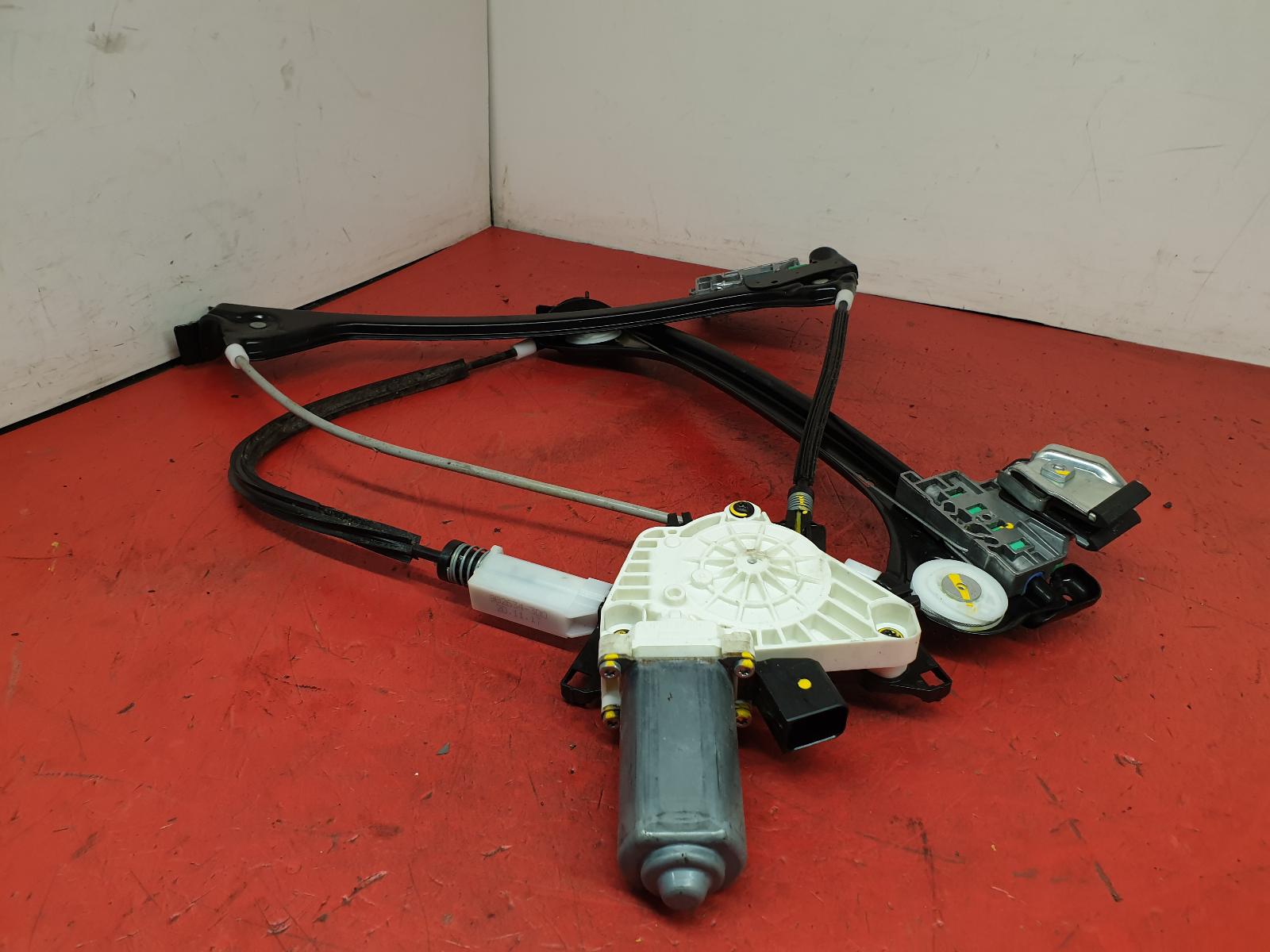 View Auto part LF Window Regulator Mercedes Slc 2018