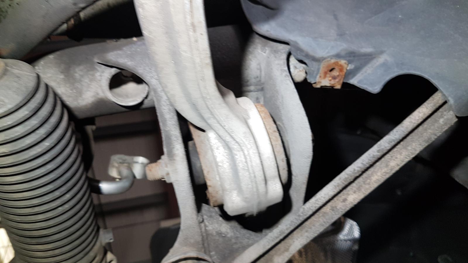 LF Lower Control Arm C Class Mercedes 2010
