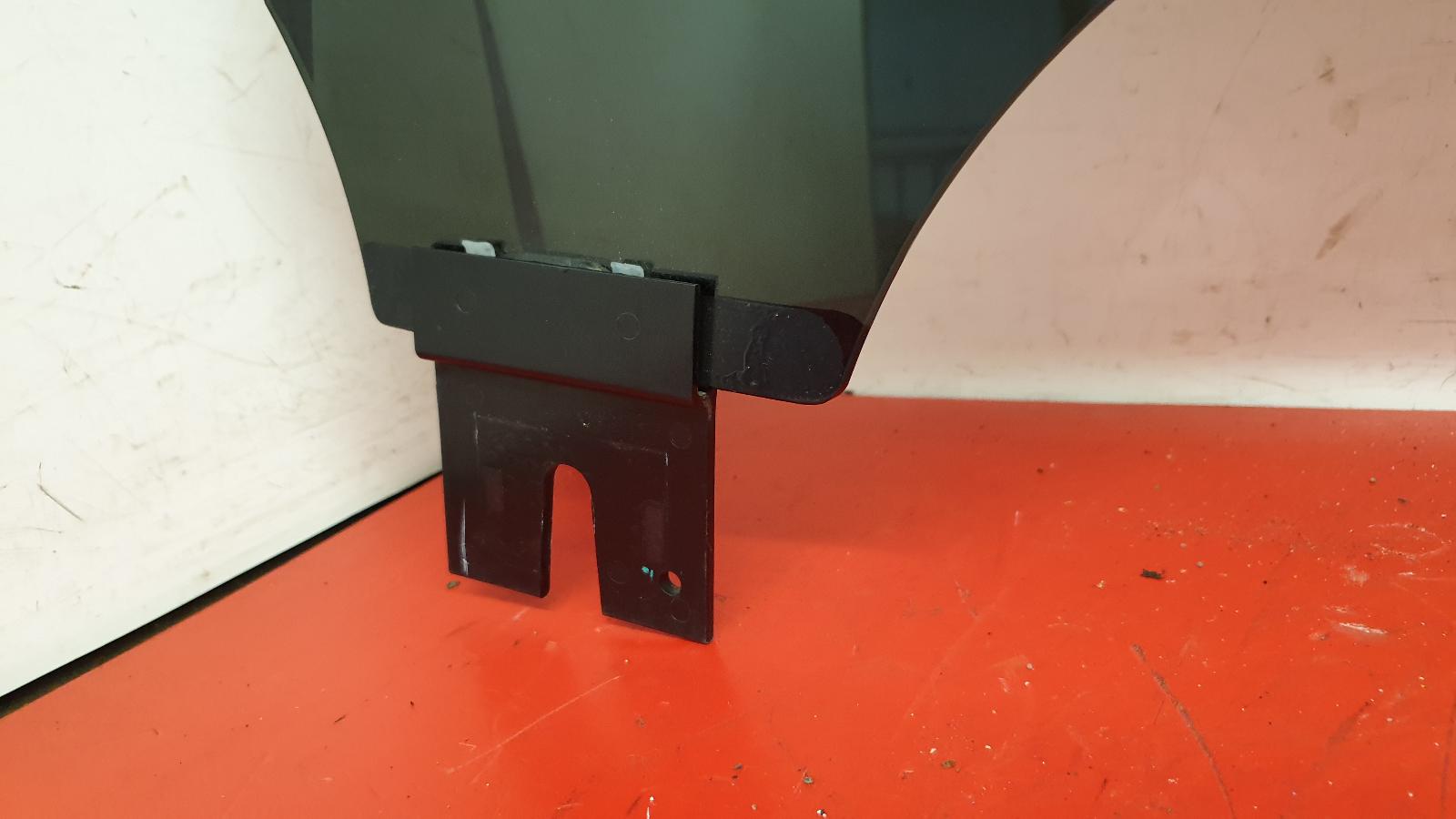 LR Door Window Model X Tesla 2017