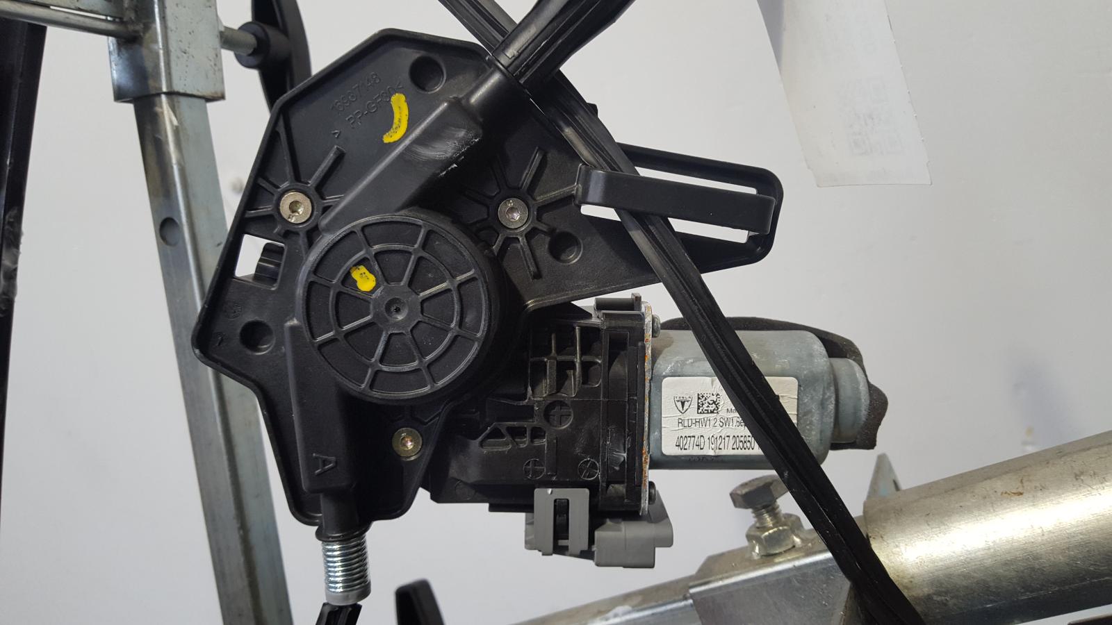 LR Window Regulator Model X Tesla 2018