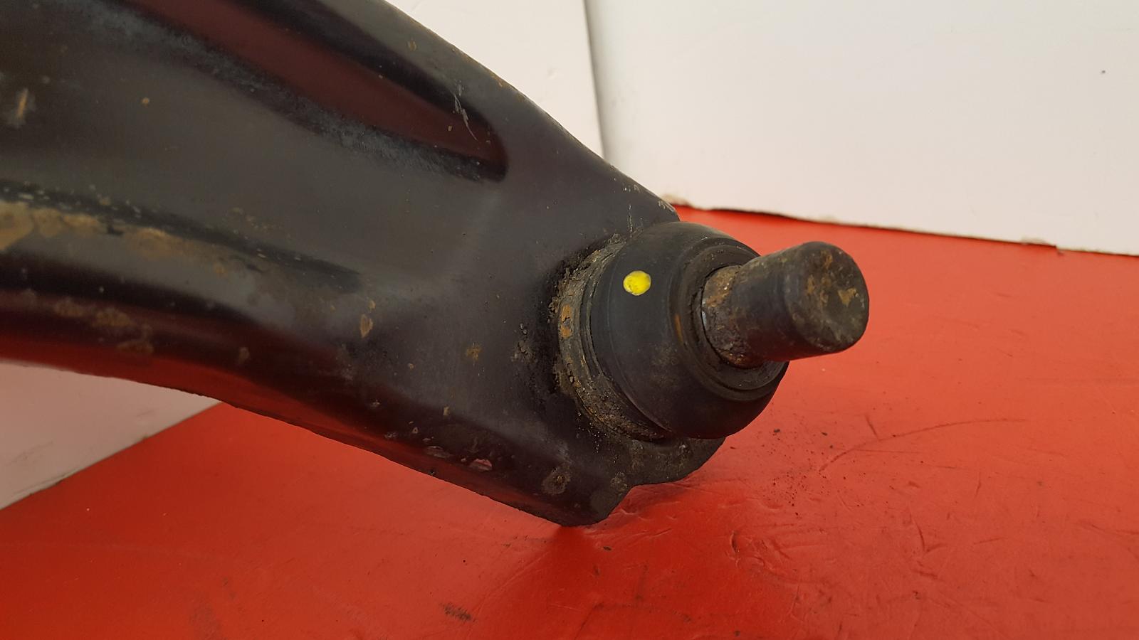 RF Lower Control Arm Nv200 Nissan 2016