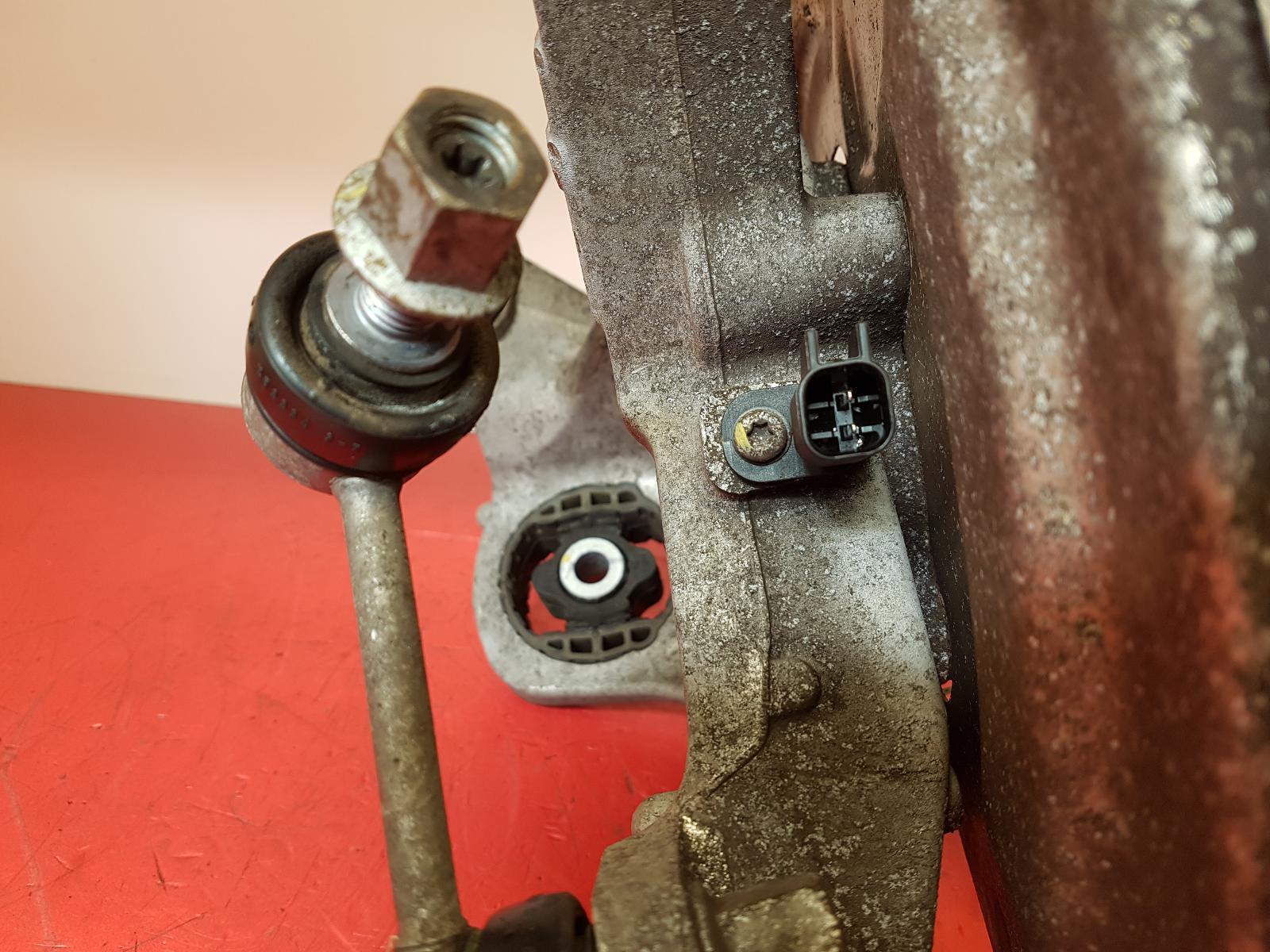 LR Hub/Stub Axle Assembly Xc90 Volvo 2016