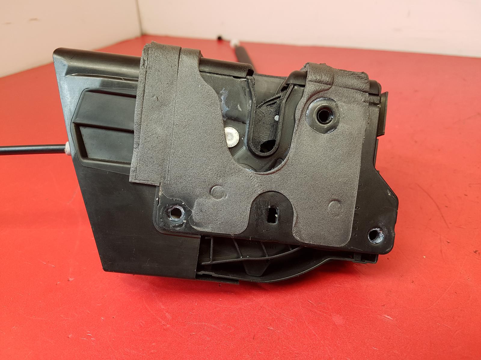 View Auto part Door Lock Assembly Land Rover Range Rover Velar 2020