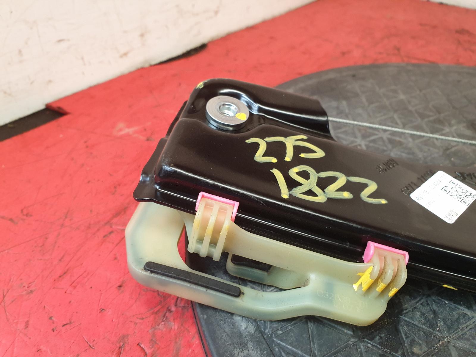 View Auto part RR Window Regulator Jaguar Xe 2016
