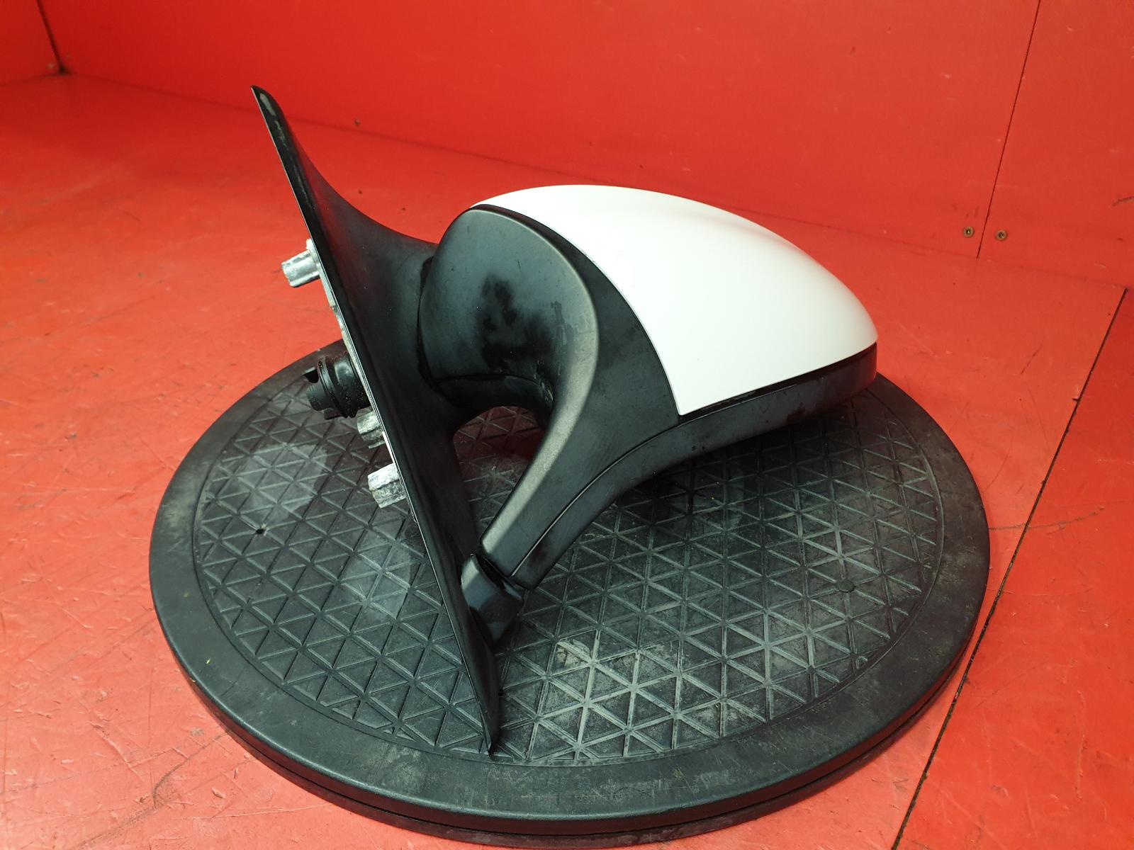 R Door Mirror 3 Series Bmw 2010