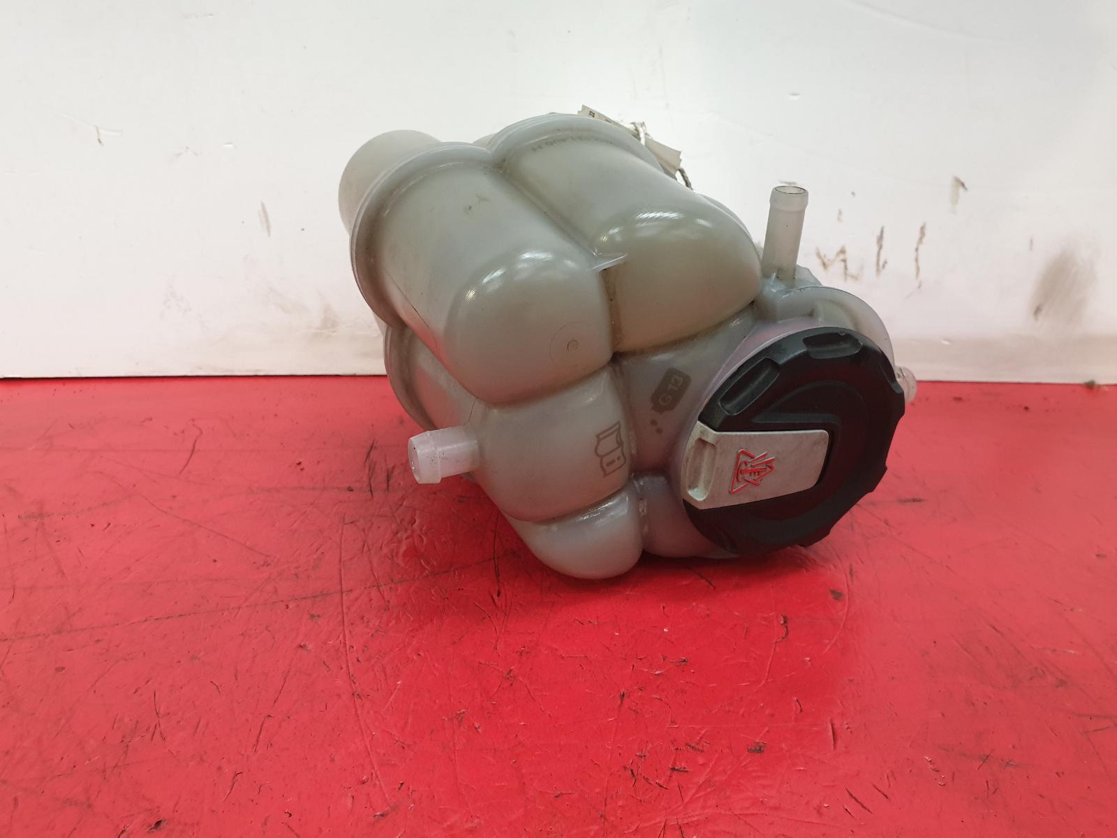 Overflow Bottle A5 Audi 2017 