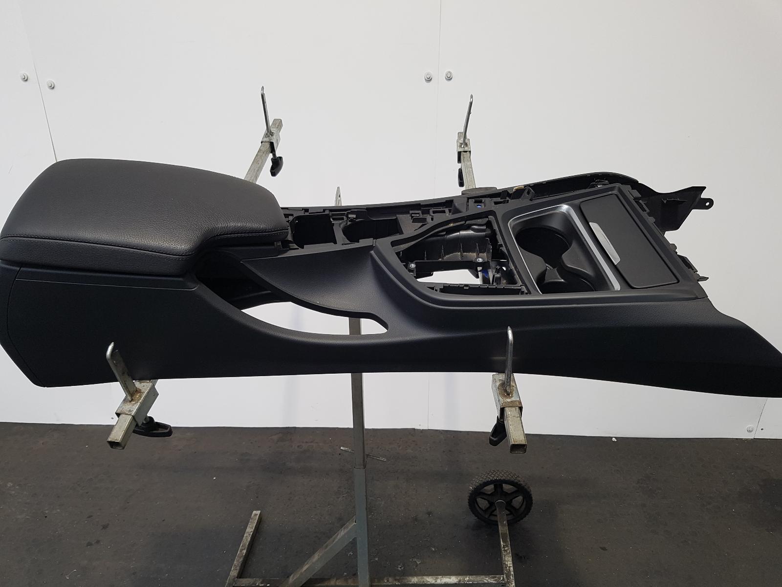 Console 3 Series Bmw 2013