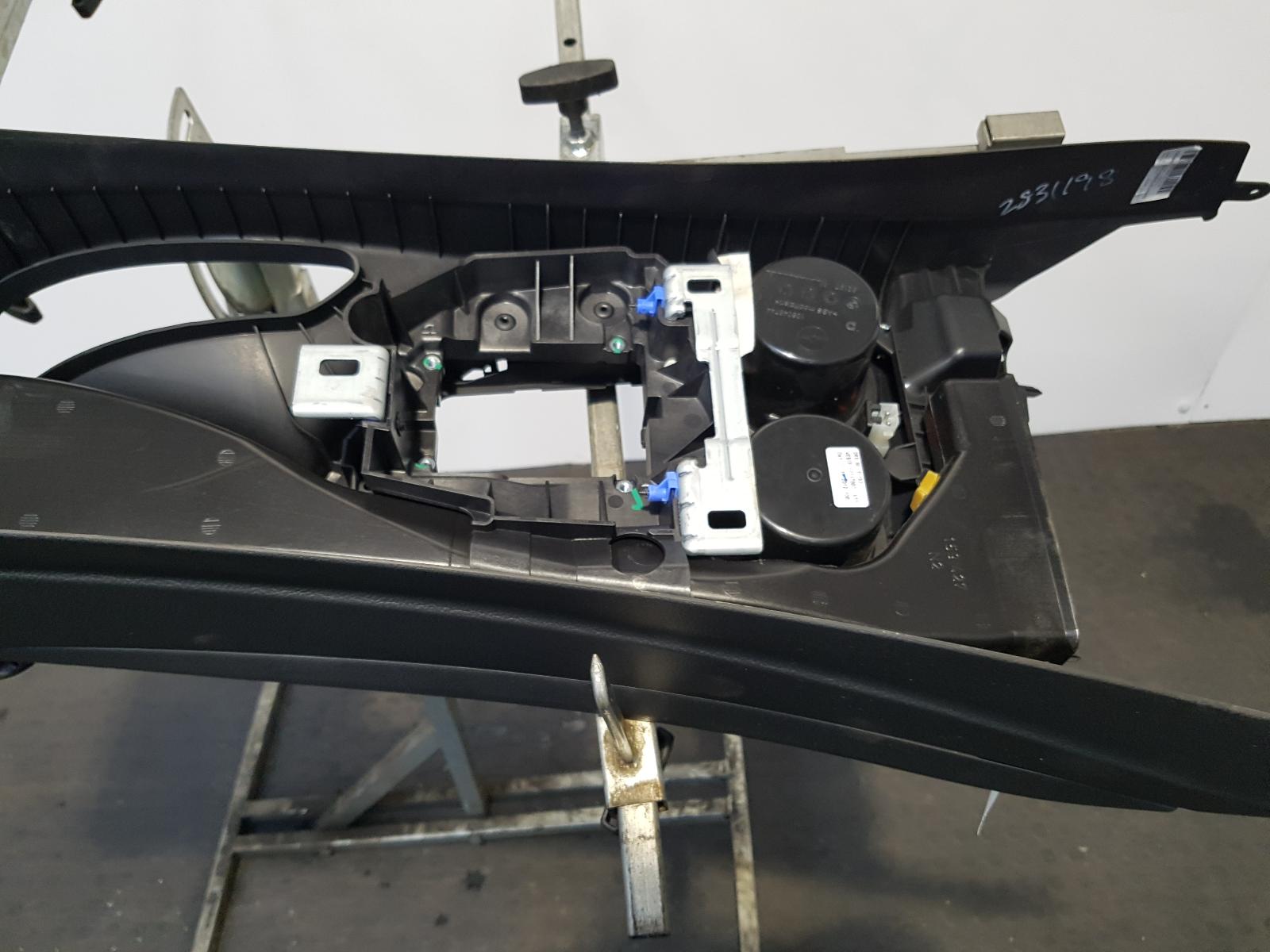 Console 3 Series Bmw 2013