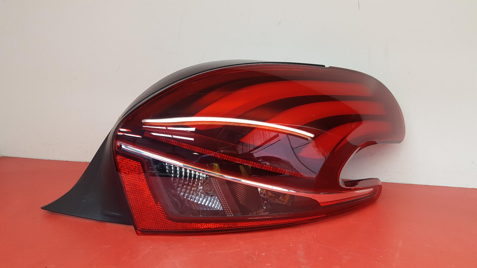 View Auto part R Taillight Peugeot 208 2019