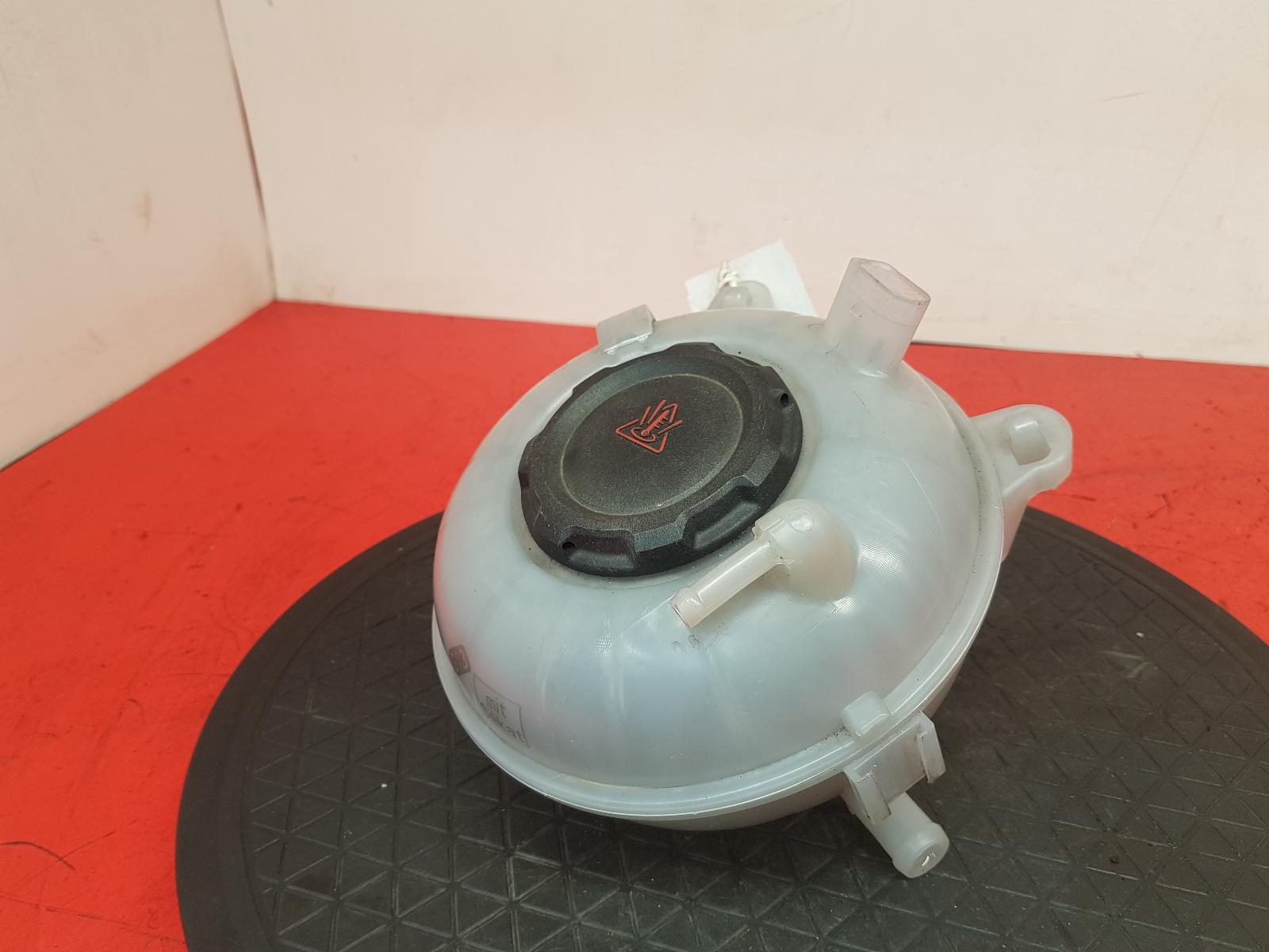 Overflow Bottle Karoq Skoda 2018 