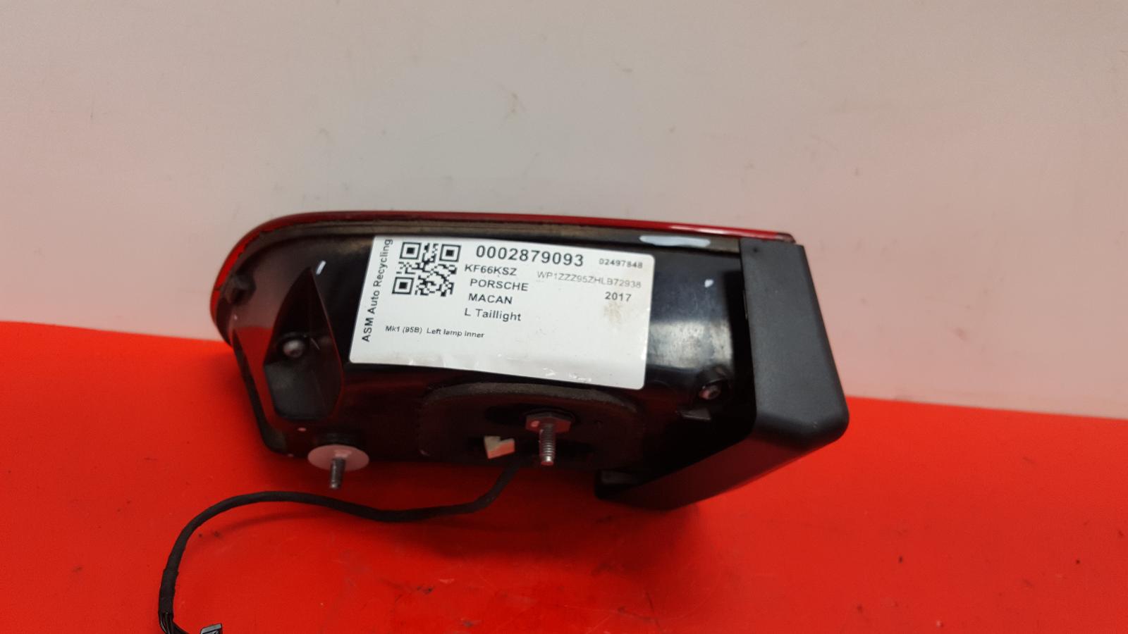 View Auto part L Taillight Porsche Macan 2017