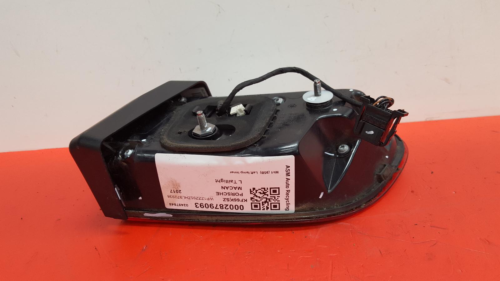 View Auto part L Taillight Porsche Macan 2017