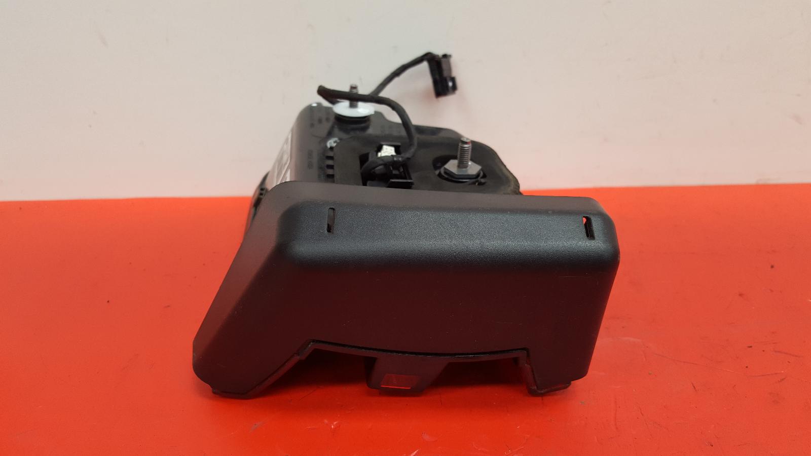View Auto part L Taillight Porsche Macan 2017