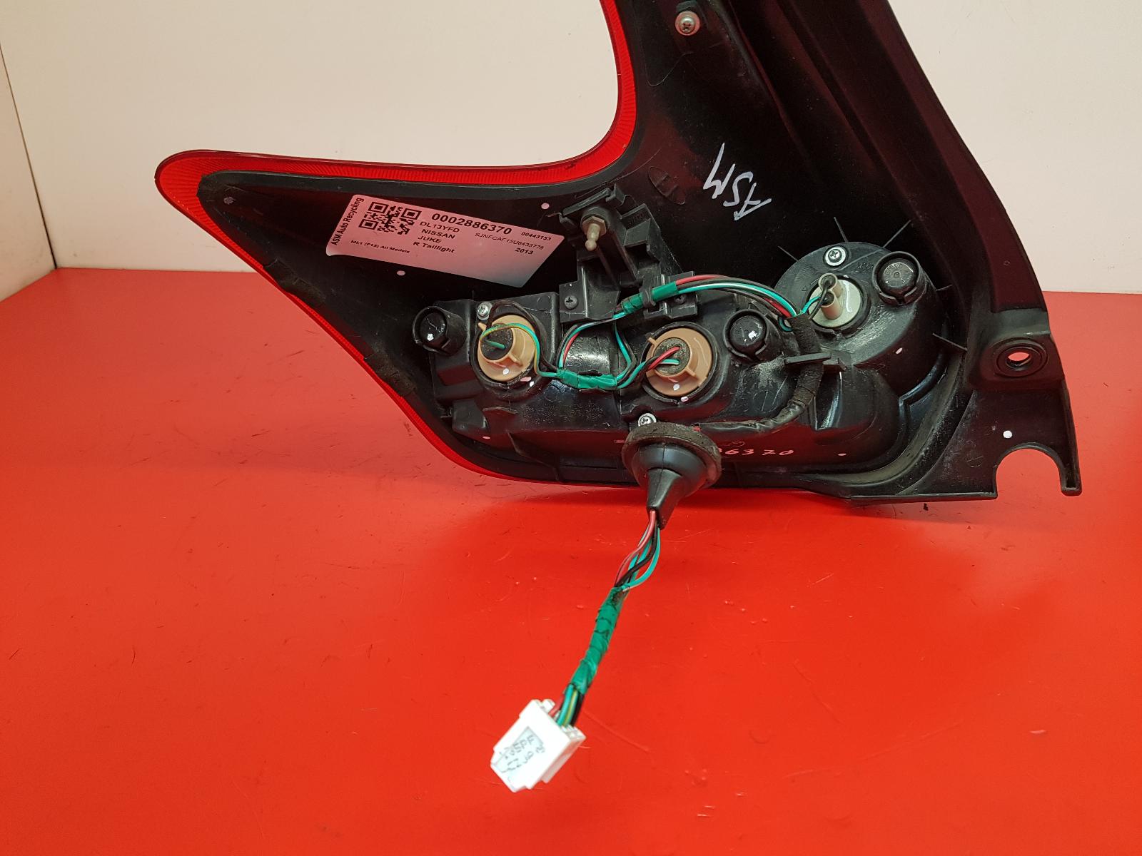 R Taillight Juke Nissan 2013
