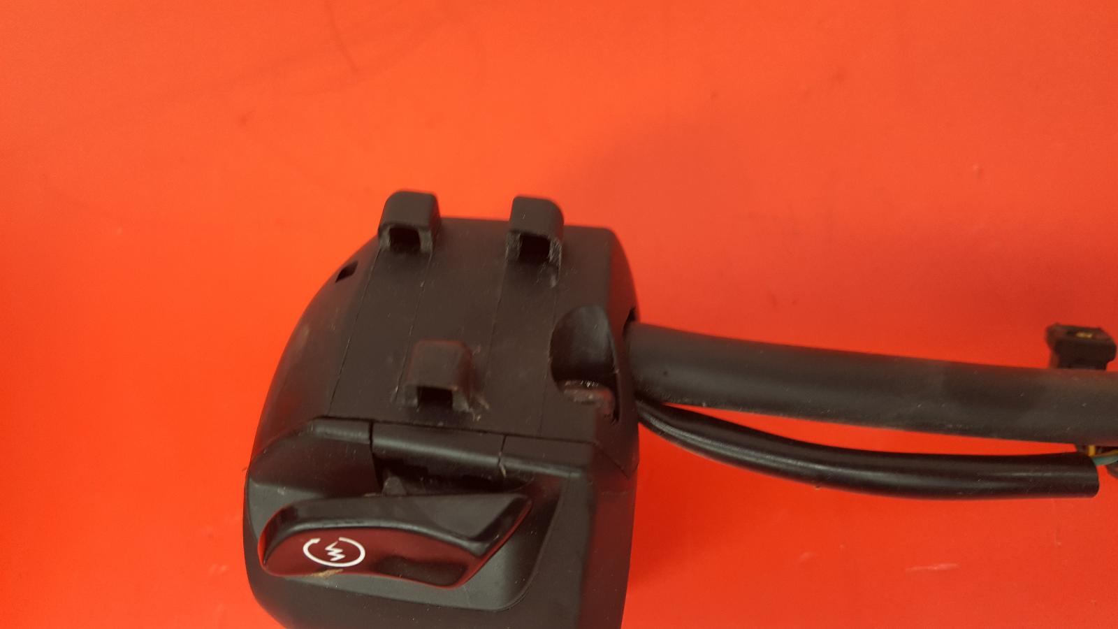 View Auto part RH Switch Gear Honda Cb125r 2021