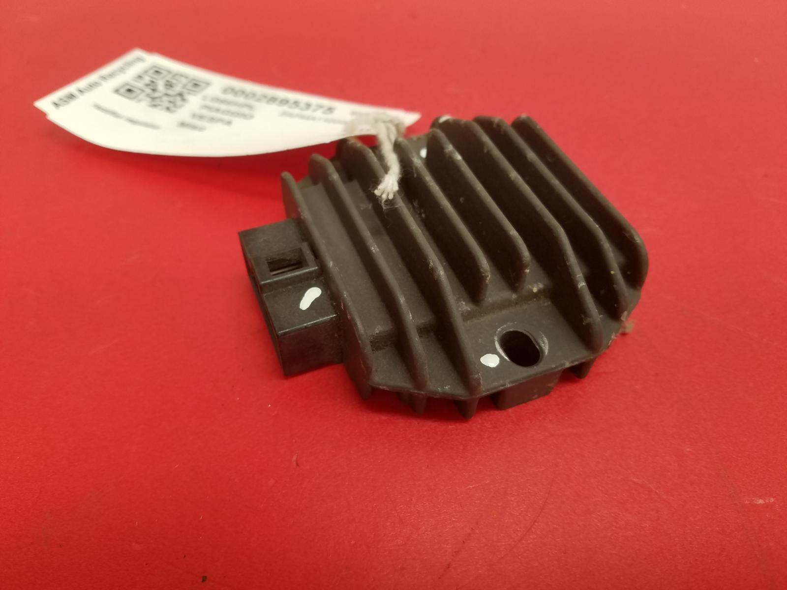 View Auto part Regulator/Rectifier Piaggio Vespa 2016