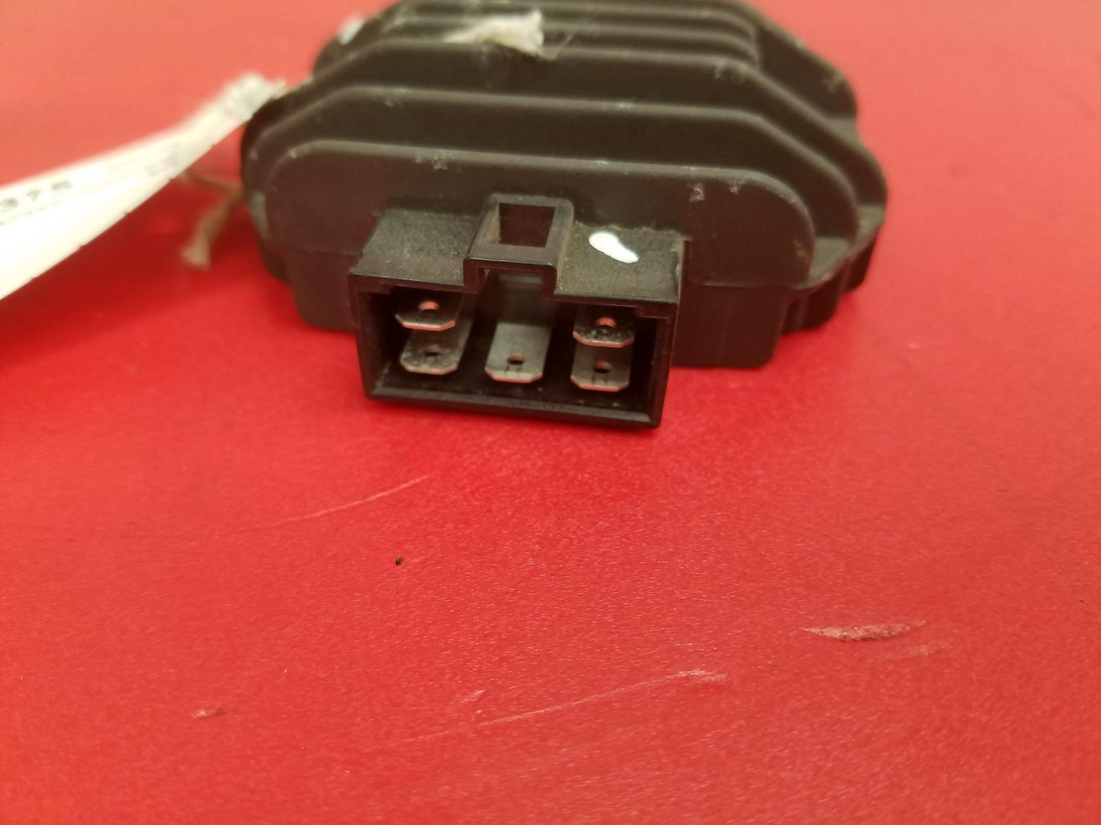 View Auto part Regulator/Rectifier Piaggio Vespa 2016