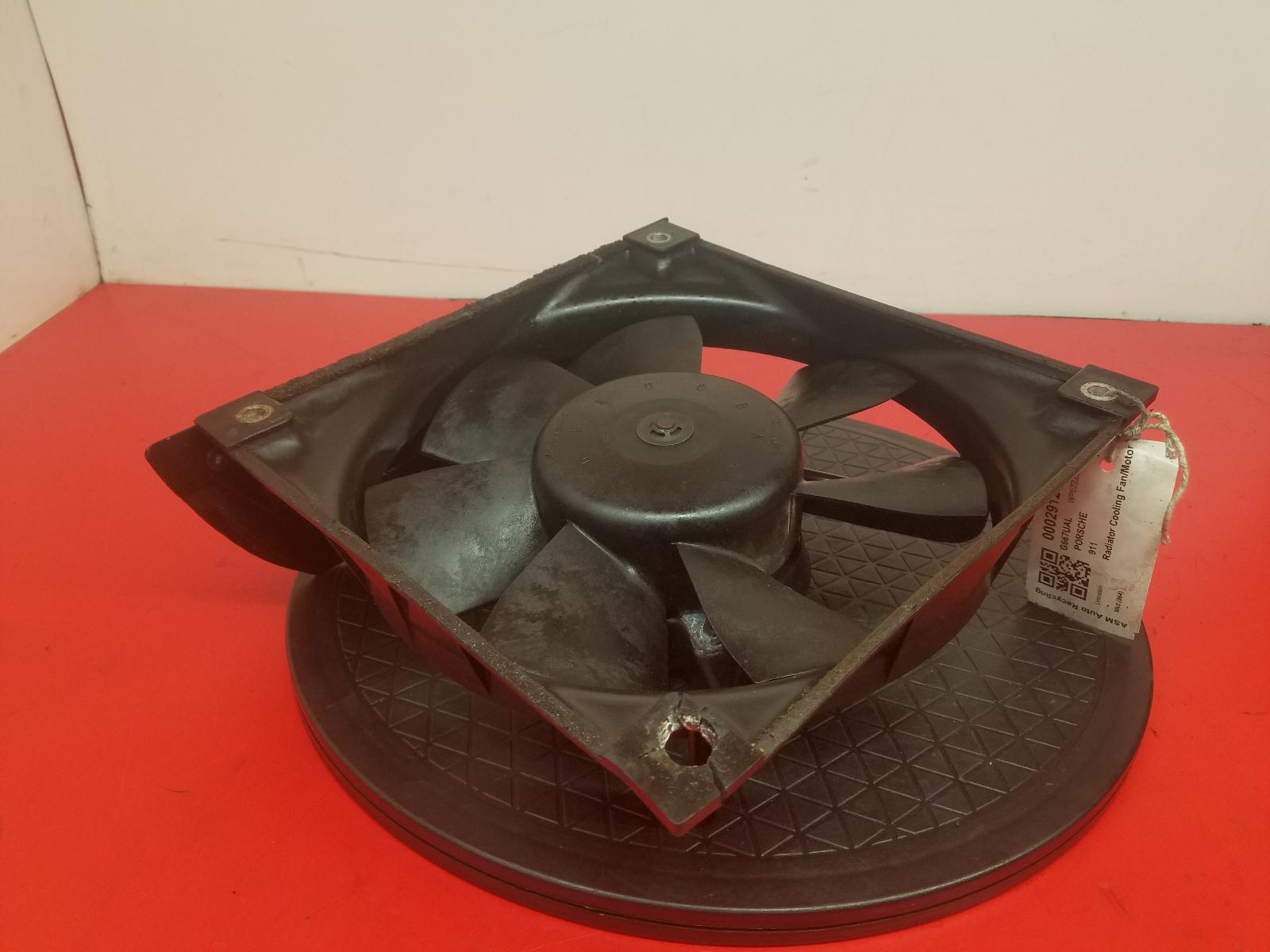 View Auto part Engine Cooling Motor Porsche 911 1989
