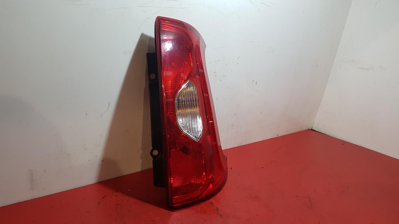 R Taillight Panda Fiat 2014