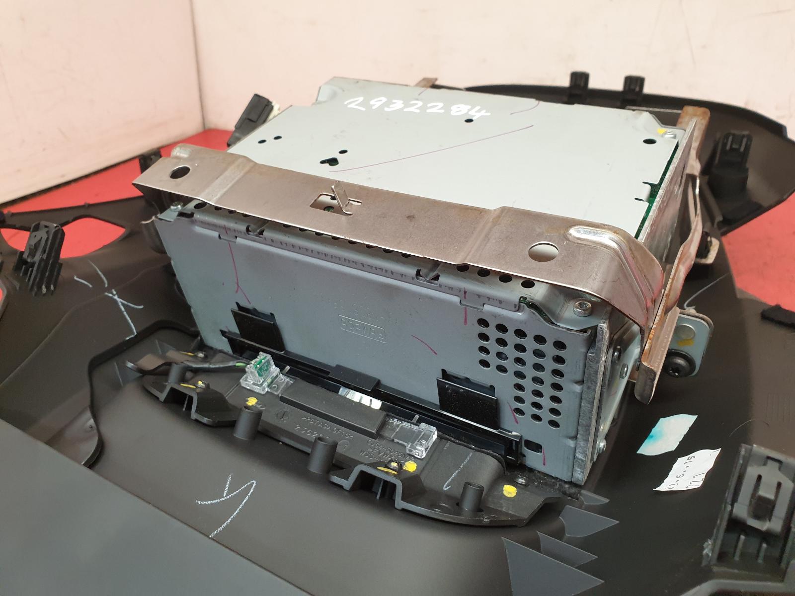 A/V Equipment Focus C Max Ford 2015 