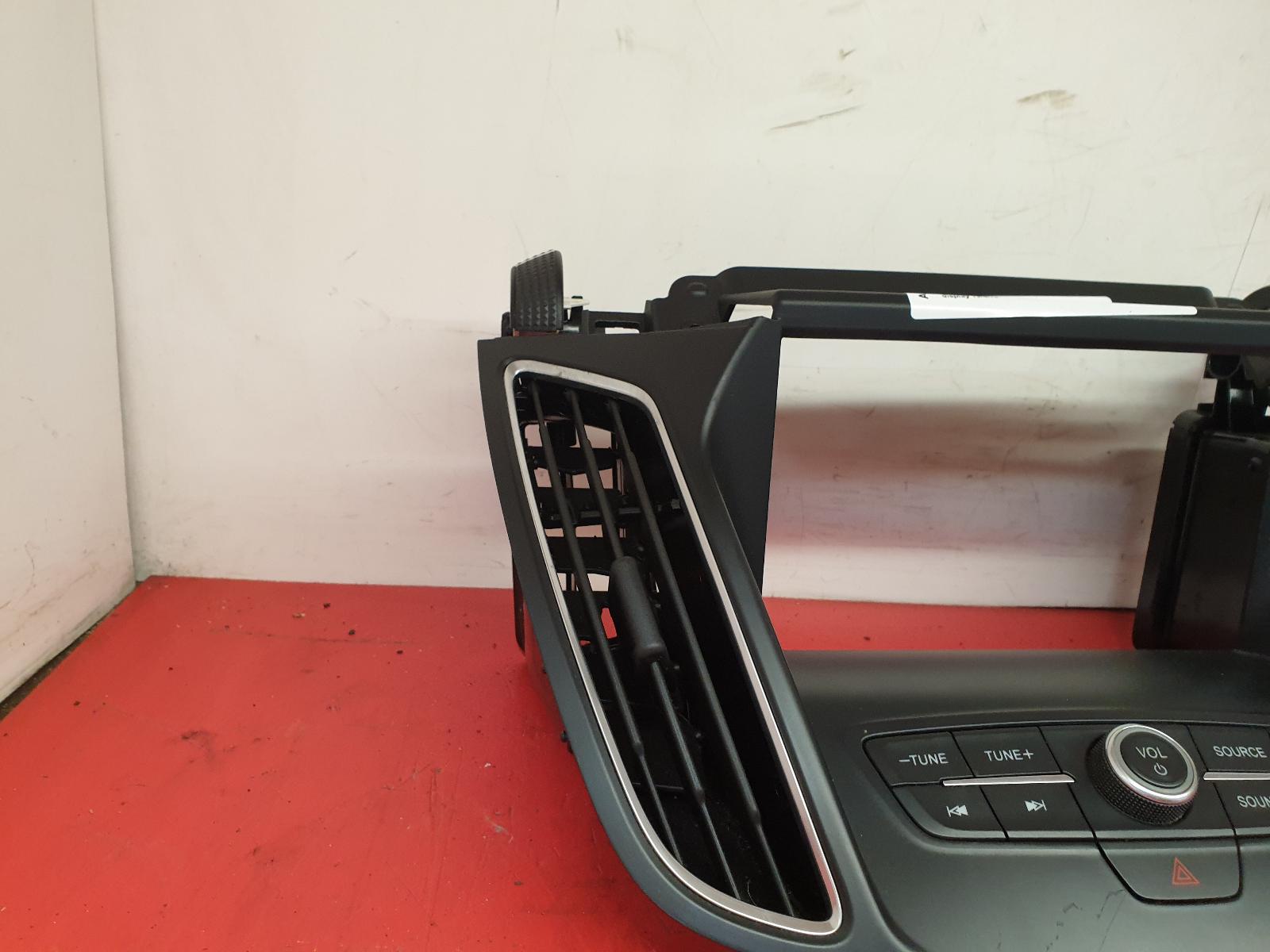 A/V Equipment Focus C Max Ford 2015 