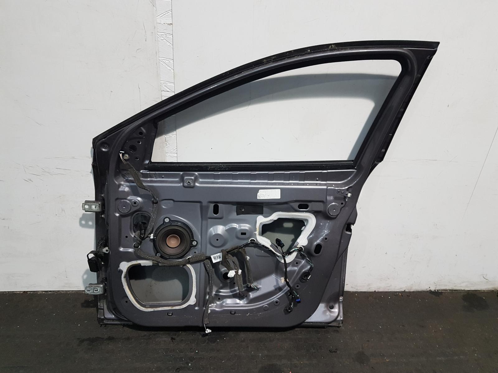 R Front Door Megane Renault 2012
