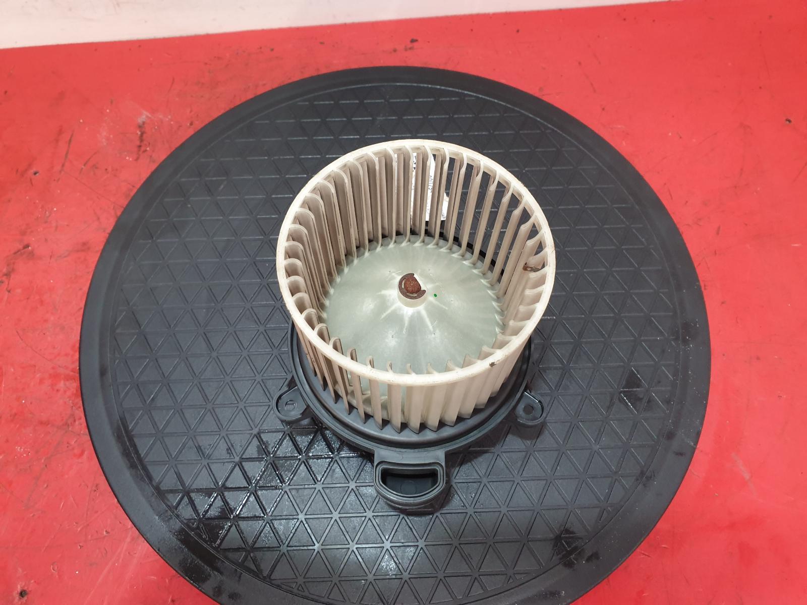 Heater Motor/Assembly I10 Hyundai 2017