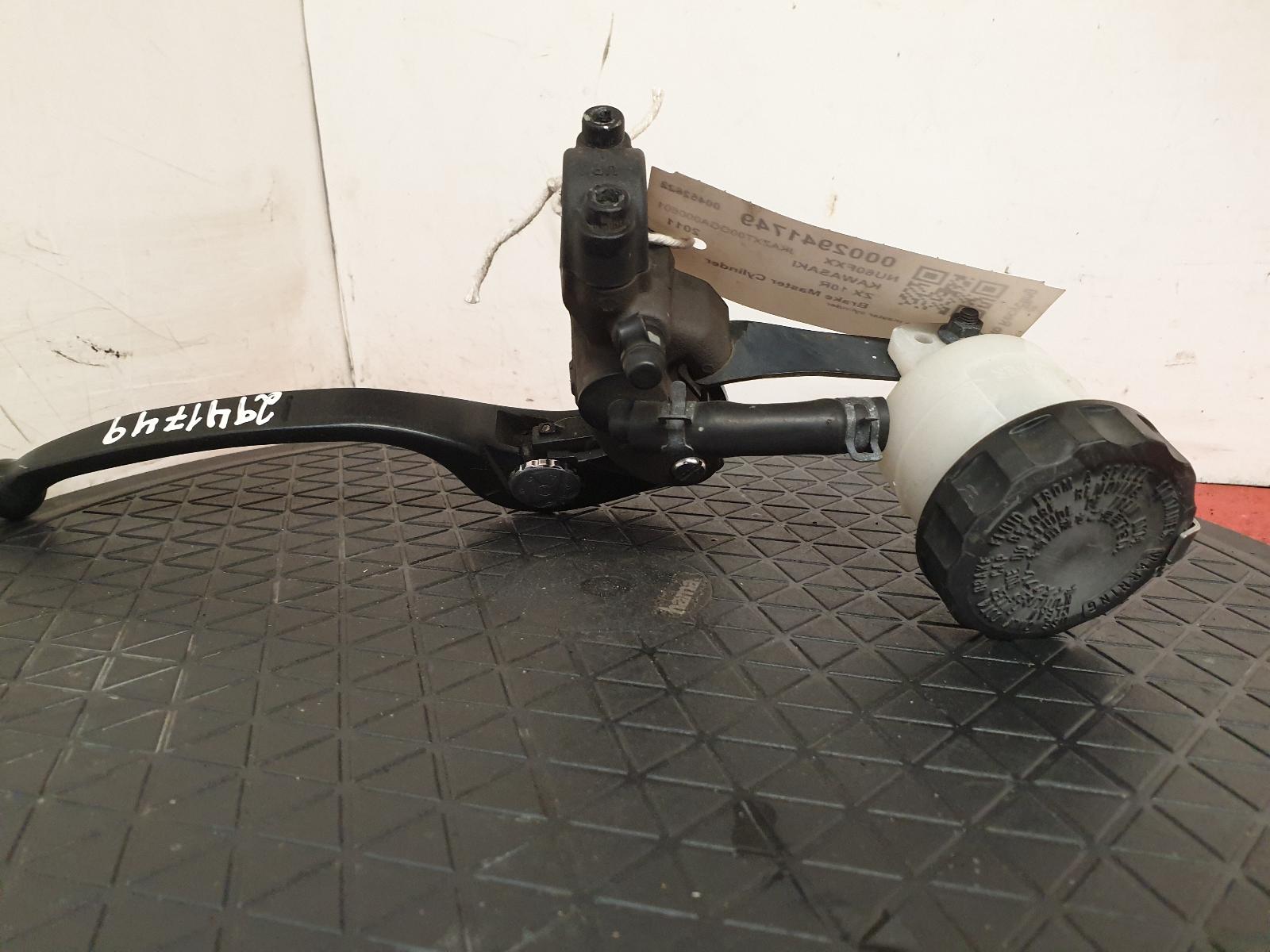 2011 Kawasaki Zx 1000 Master Cylinder