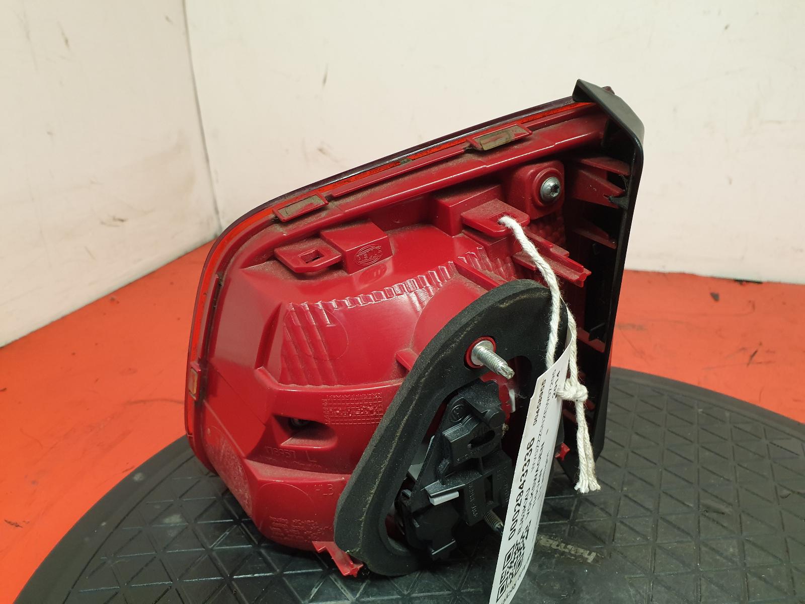 L Taillight Tiguan Volkswagen 2014