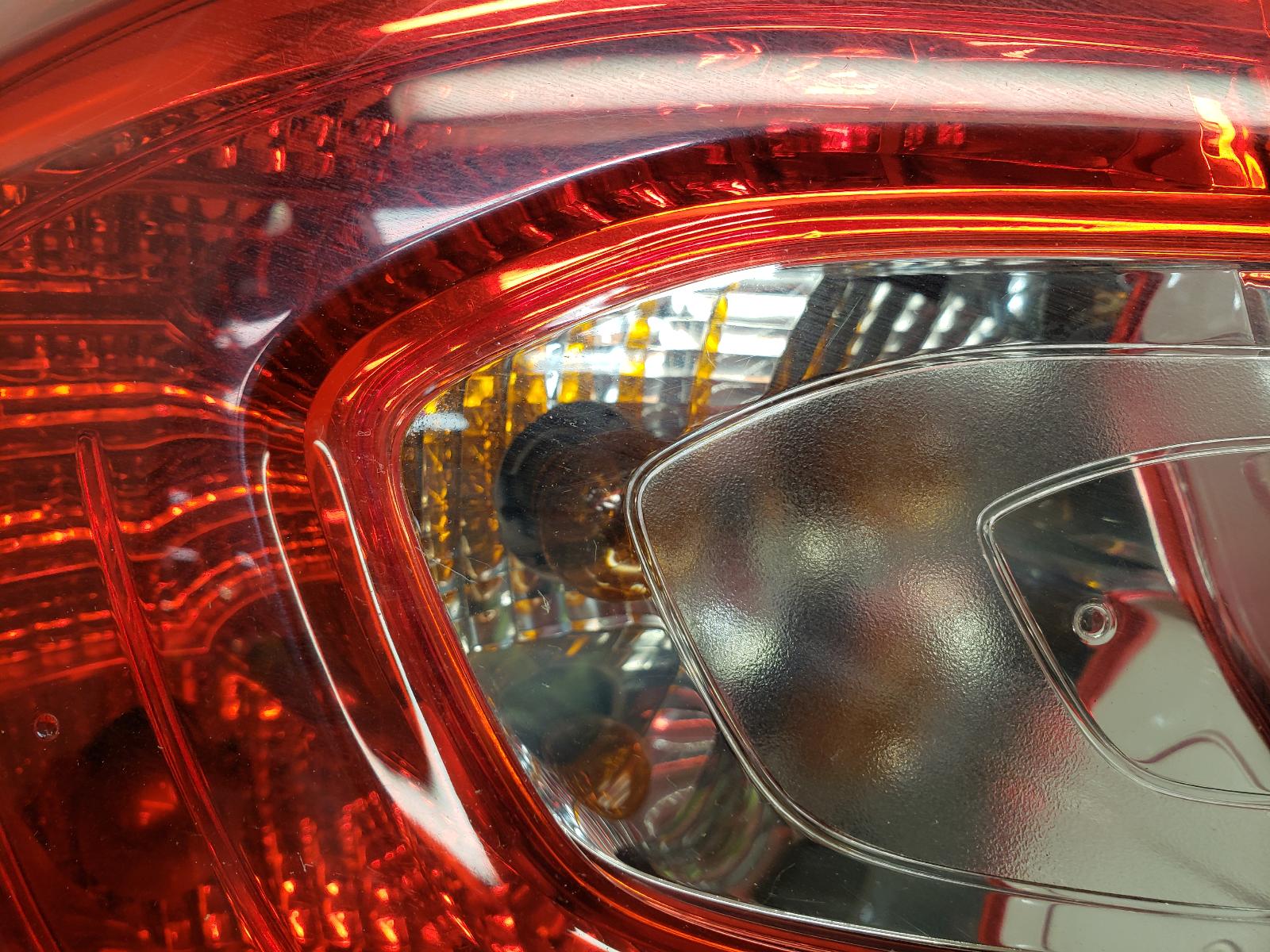 L Taillight Captur Renault 2015