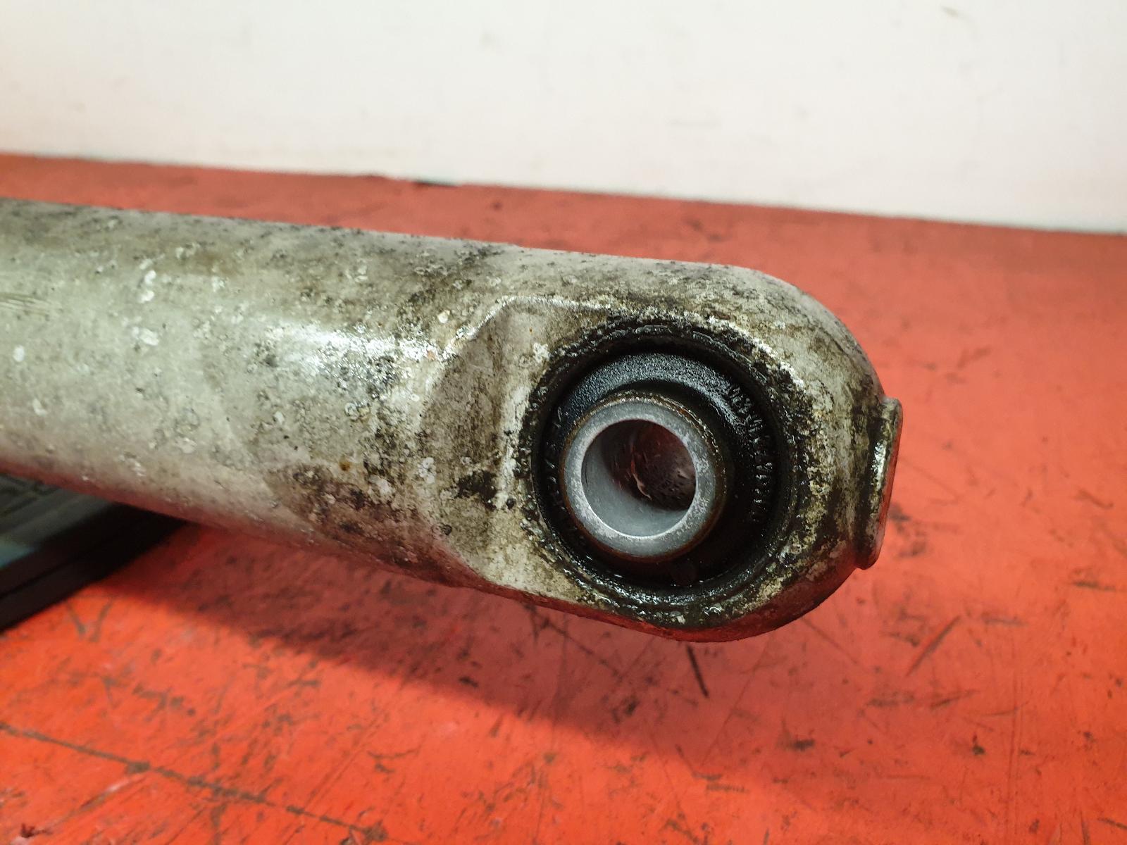 2014 Bmw 6 Series Gran Coupe RR Strut View Auto part RR Strut Bmw 6 Series Gran Coupe 2014