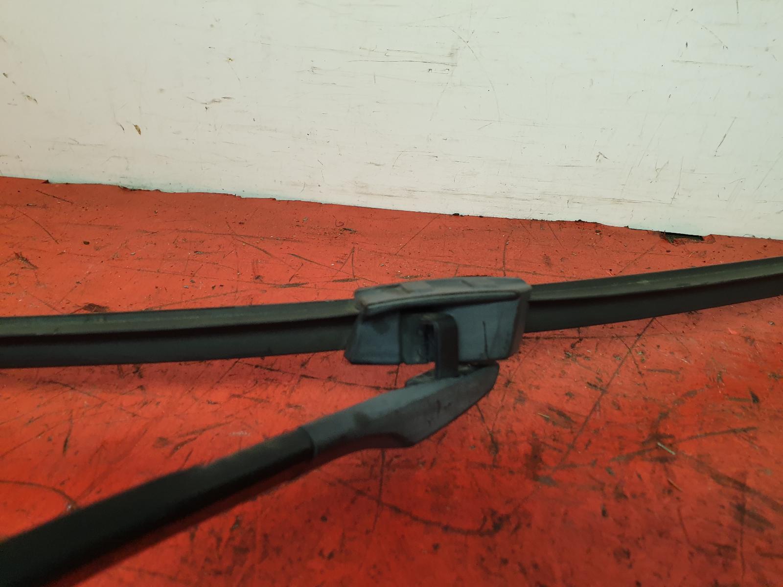 View Auto part Wiper Arm Bmw 6 Series Gran Coupe 2014