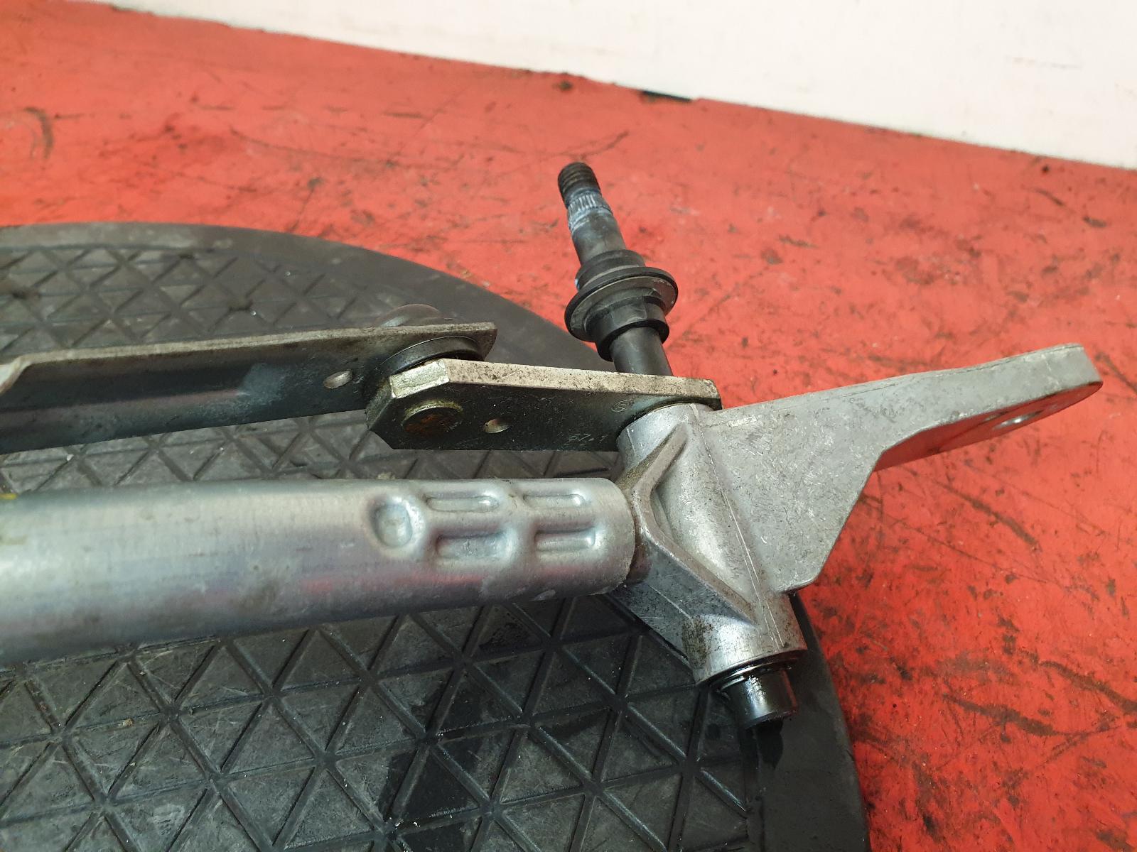 View Auto part Wiper Linkage Bmw 6 Series Gran Coupe 2014
