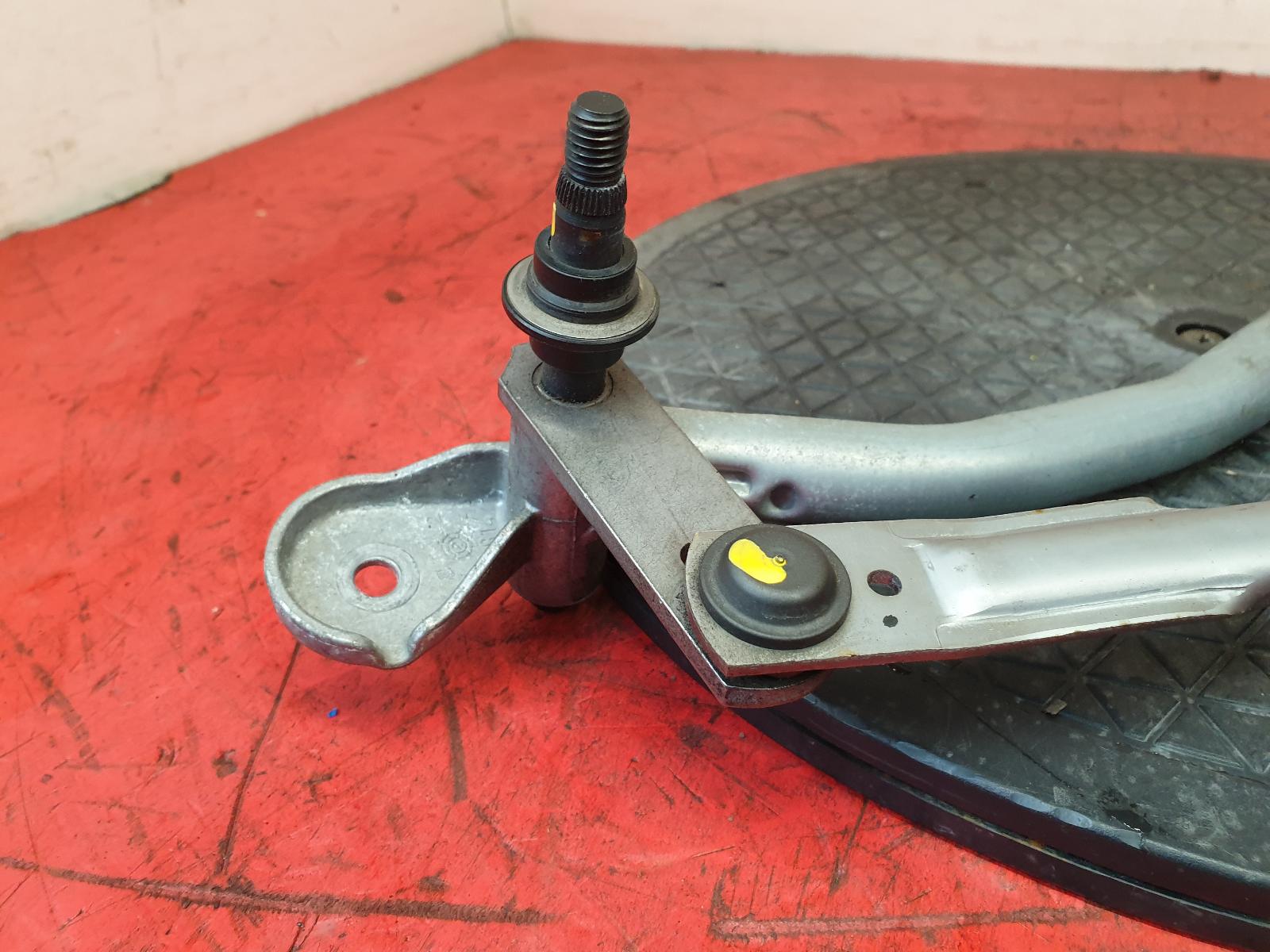 View Auto part Wiper Linkage Bmw 6 Series Gran Coupe 2014