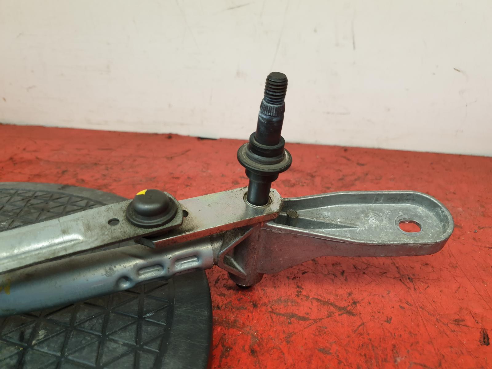 View Auto part Wiper Linkage Bmw 6 Series Gran Coupe 2014