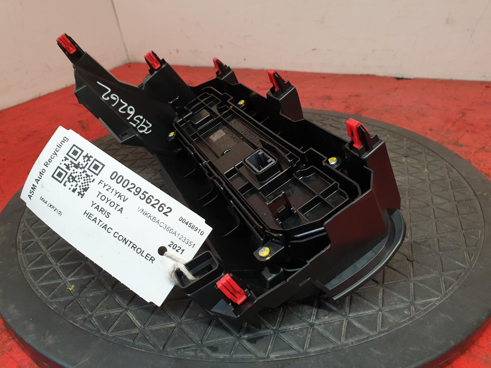 Heater/AC Controller Yaris Toyota 2021