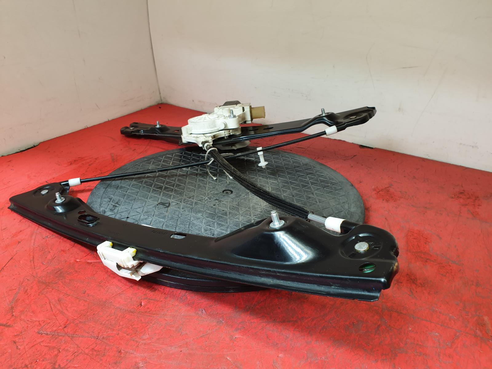 RF Window Regulator 3 Series Bmw 2011