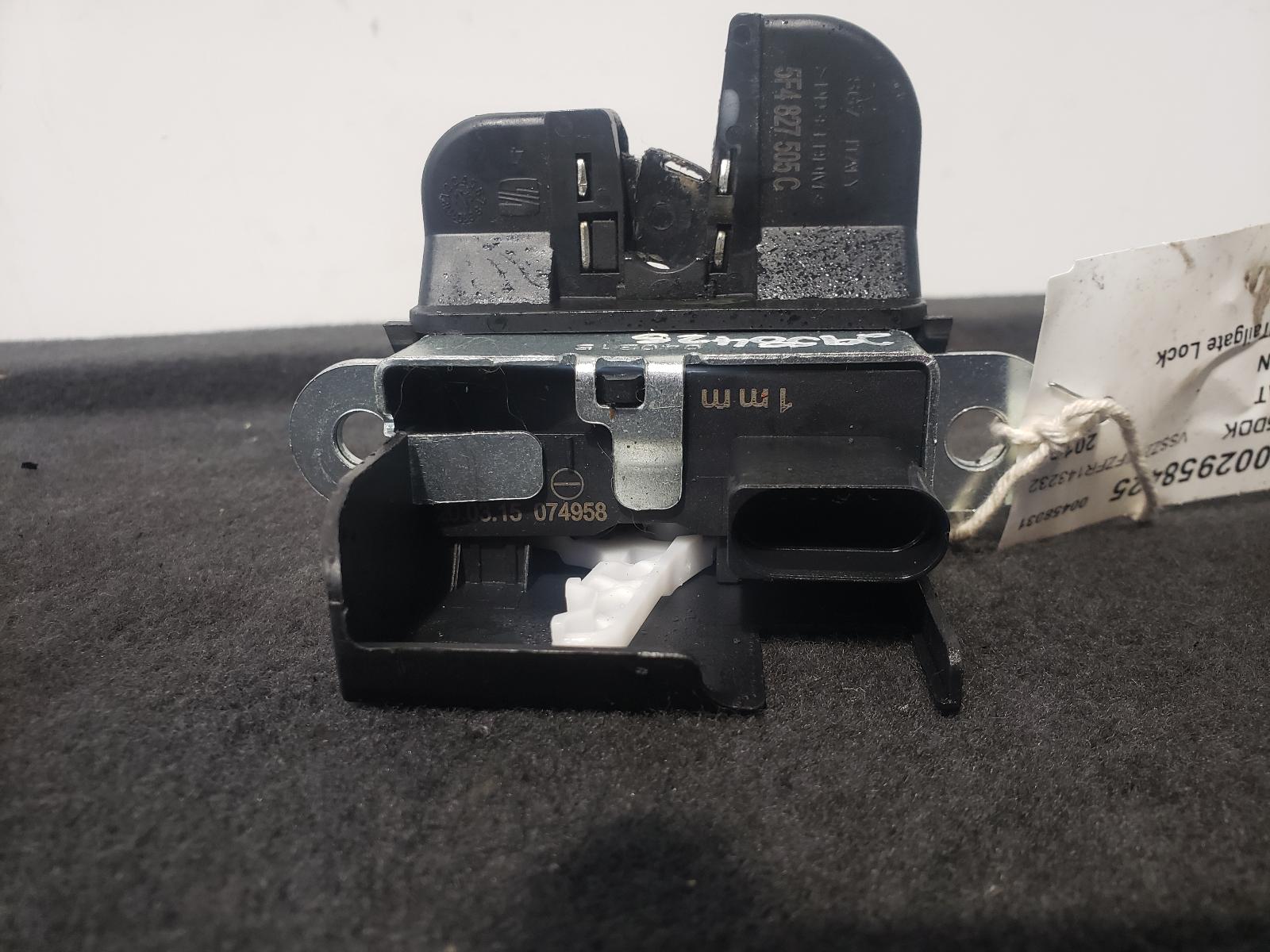 Bootlid/Tailgate Lock Leon Seat 2015