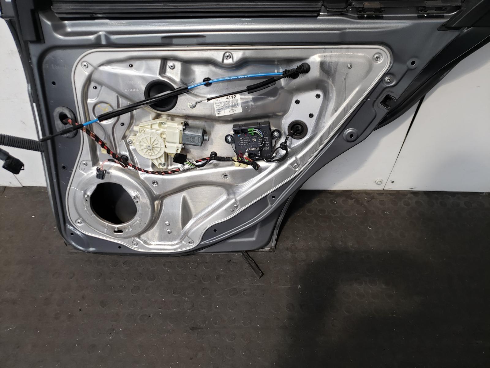 R Rear Door C Class Mercedes 2009