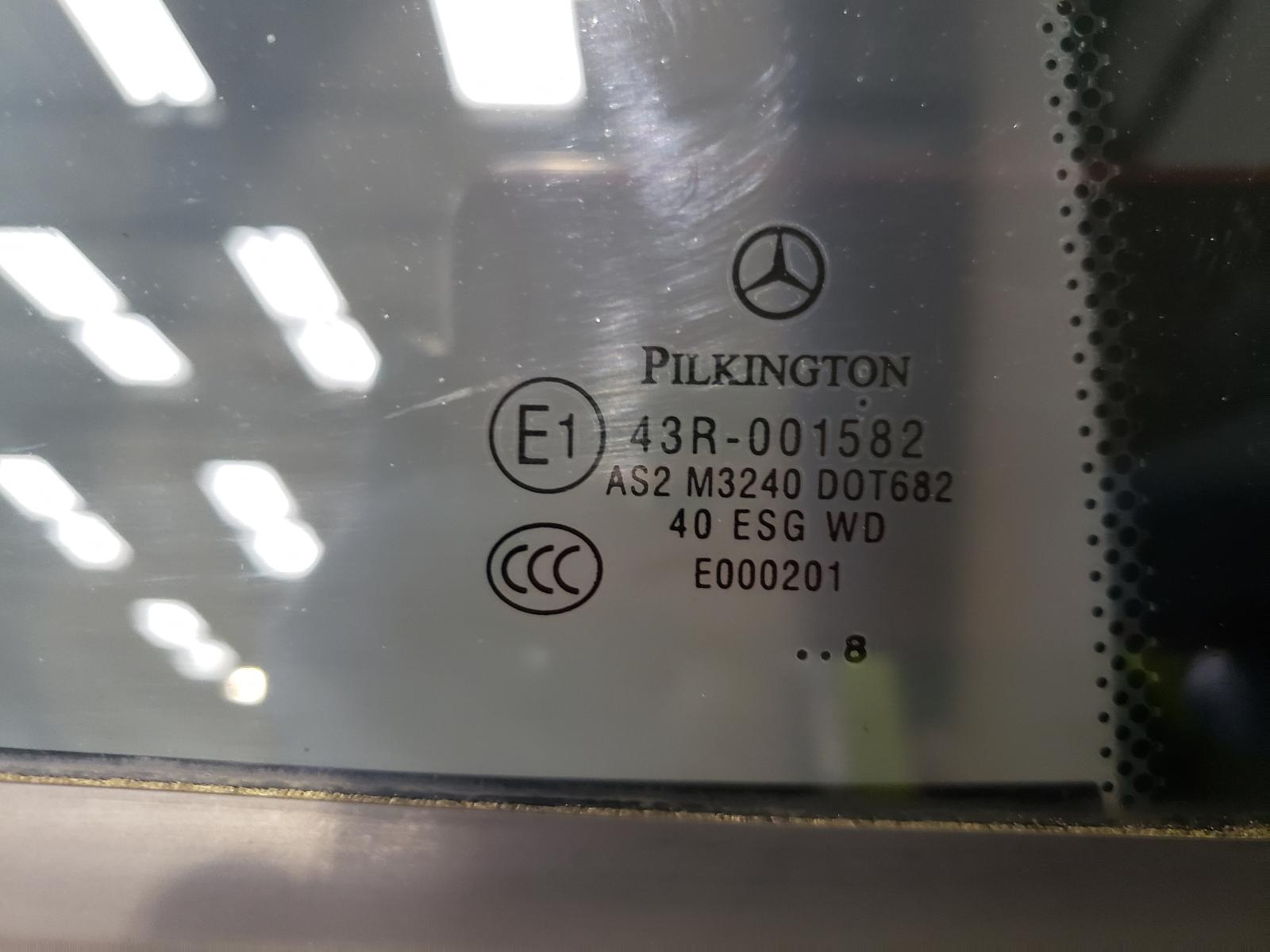 R Rear Door C Class Mercedes 2009