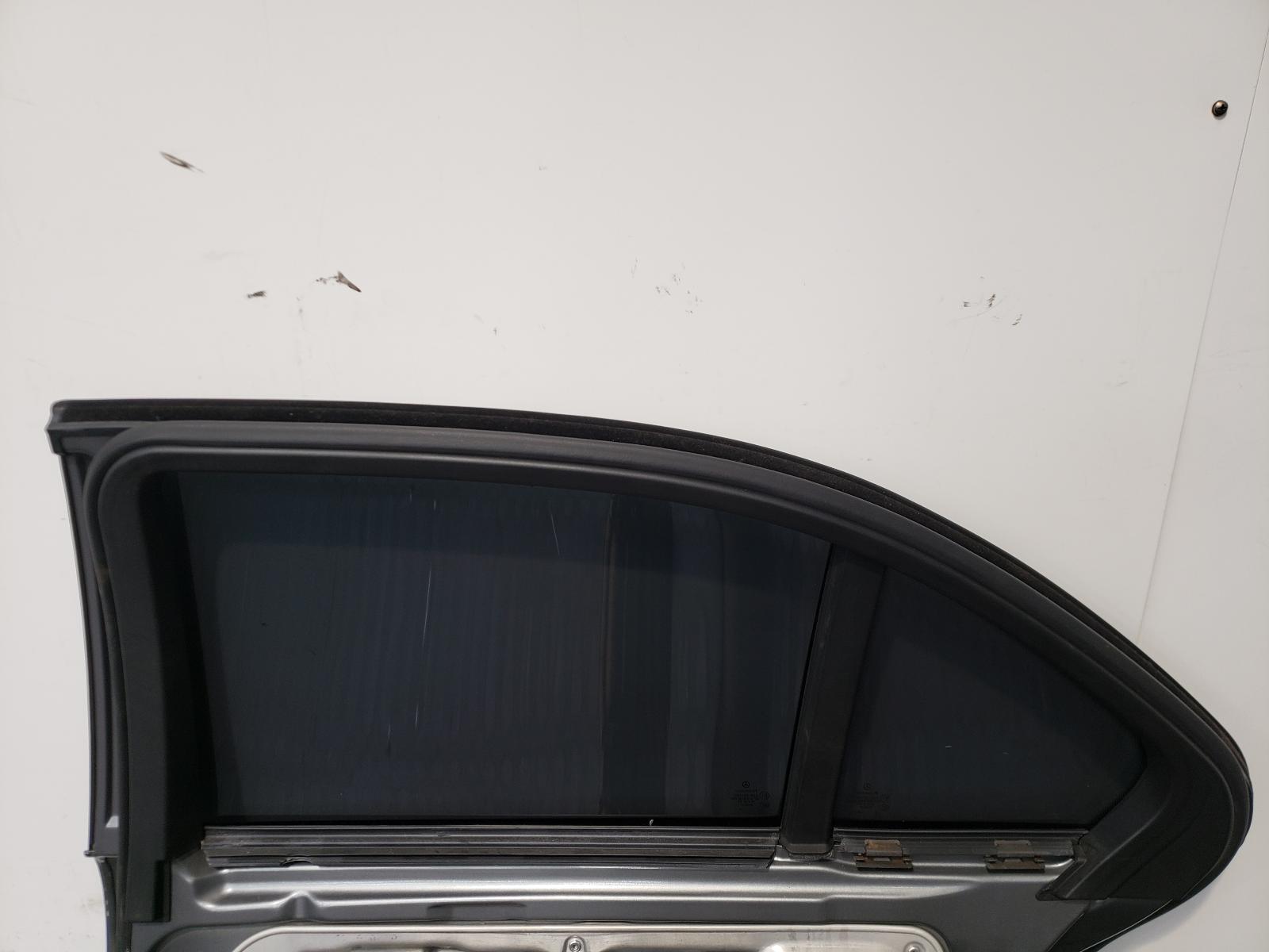 R Rear Door C Class Mercedes 2009
