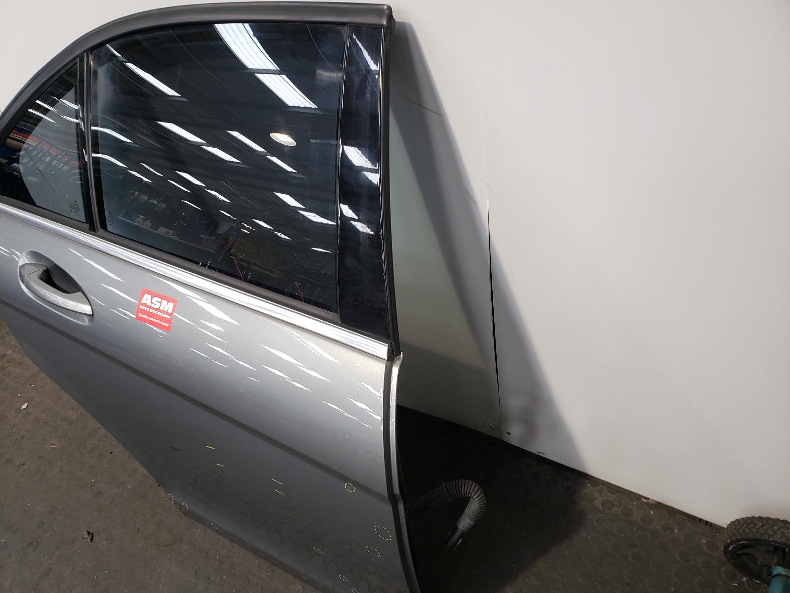 R Rear Door C Class Mercedes 2009