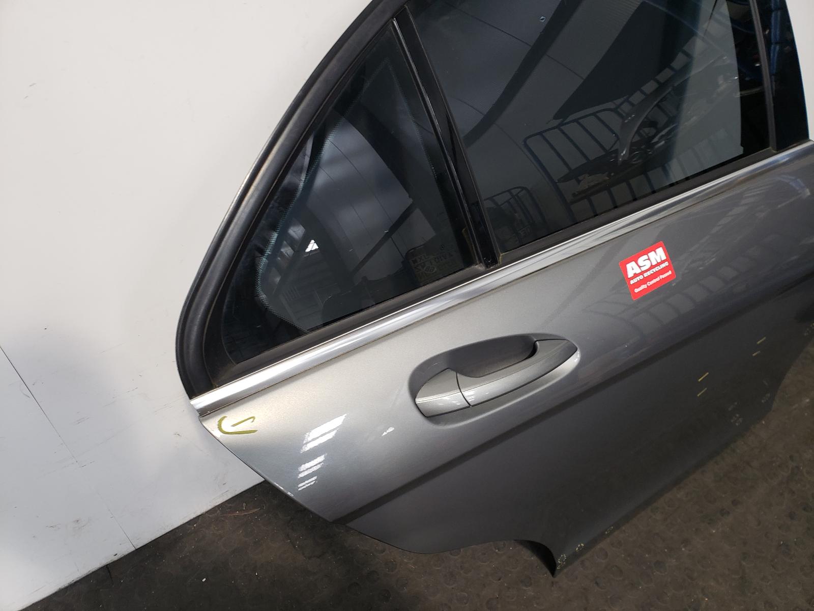 R Rear Door C Class Mercedes 2009