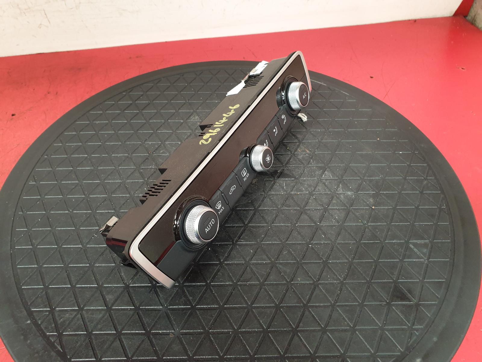 Heater/AC Controller Q3 Audi 2019 