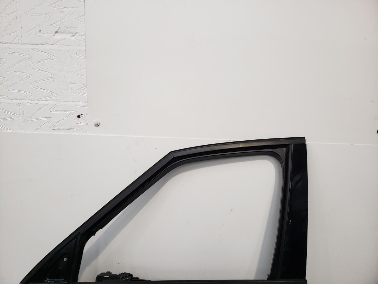 L Front Door S Max Ford 2011