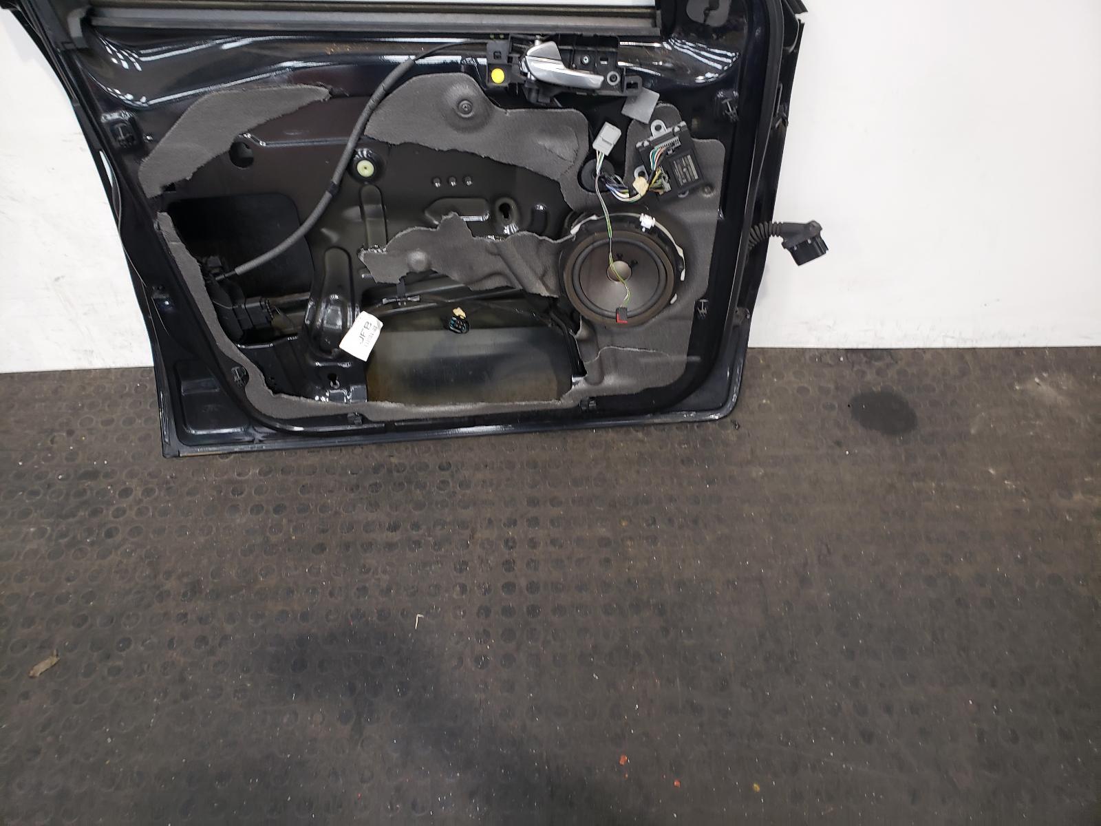 L Front Door S Max Ford 2011