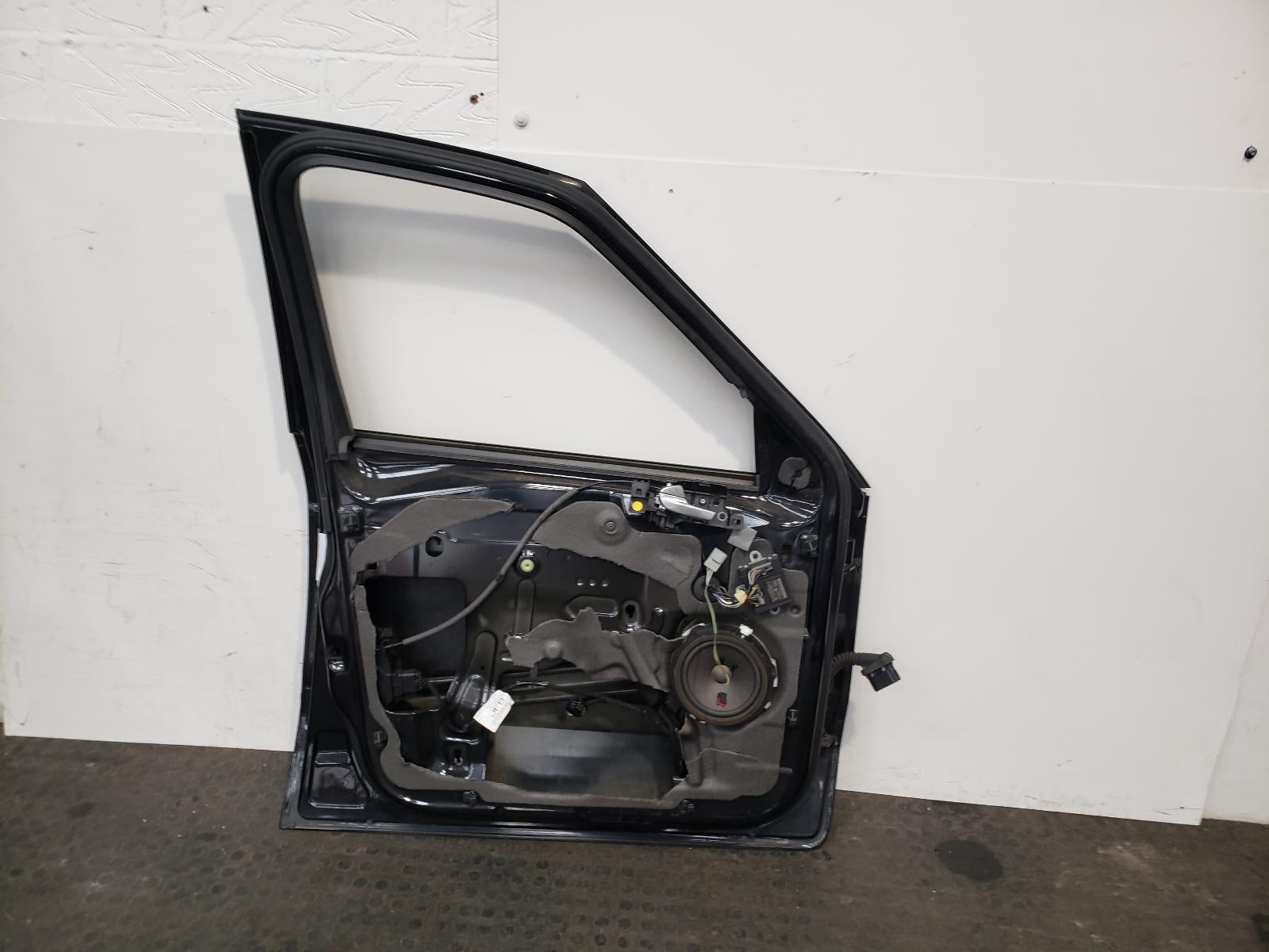 L Front Door S Max Ford 2011