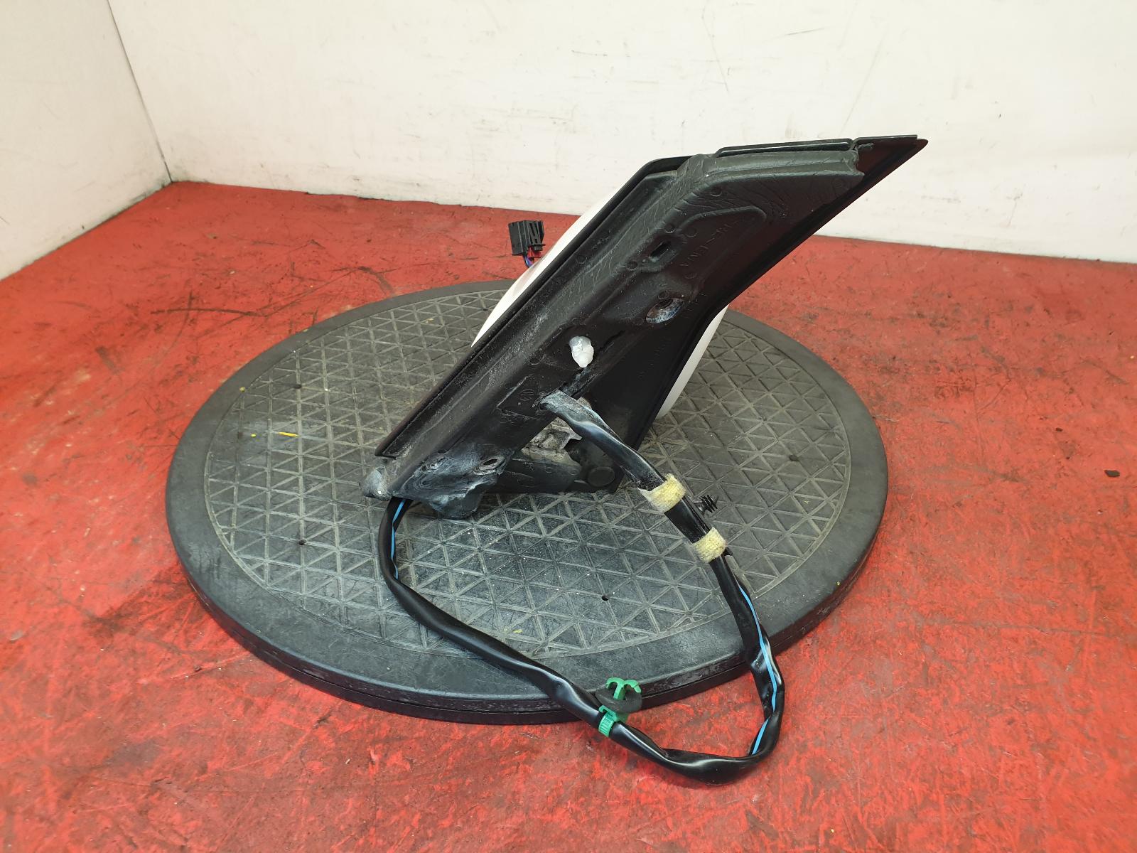 R Door Mirror Golf Plus Volkswagen 2011 