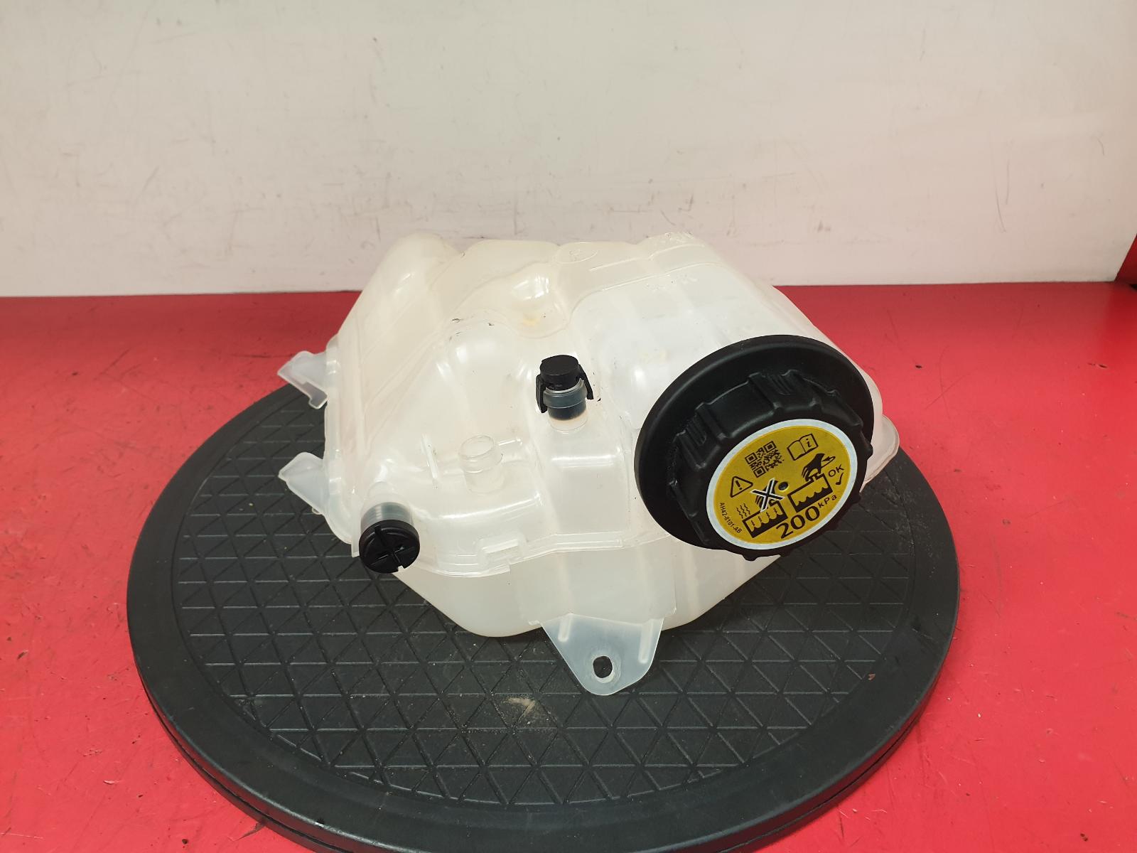 Overflow Bottle Defender Land Rover 2022 