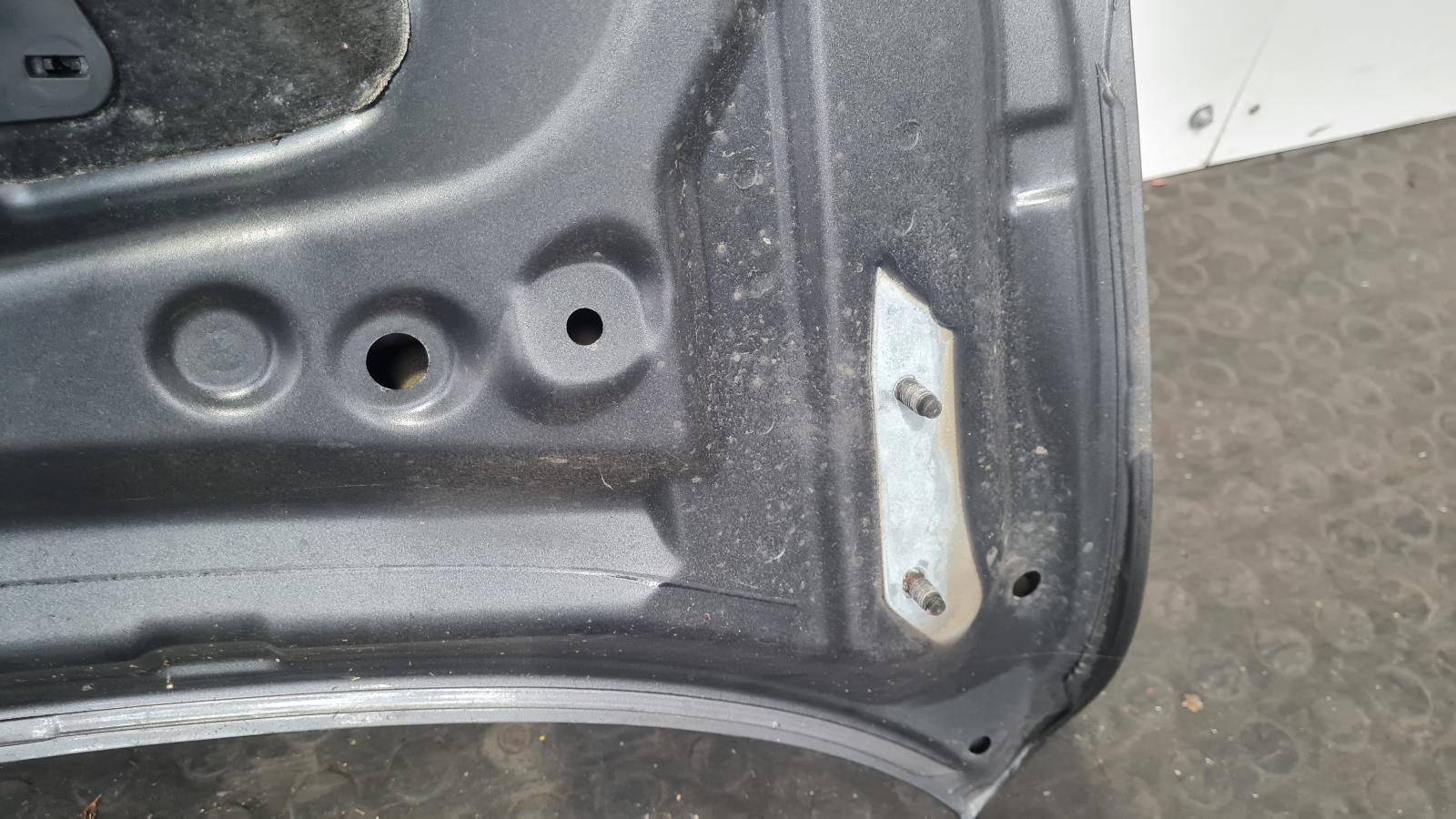 Bonnet Note Nissan 2013